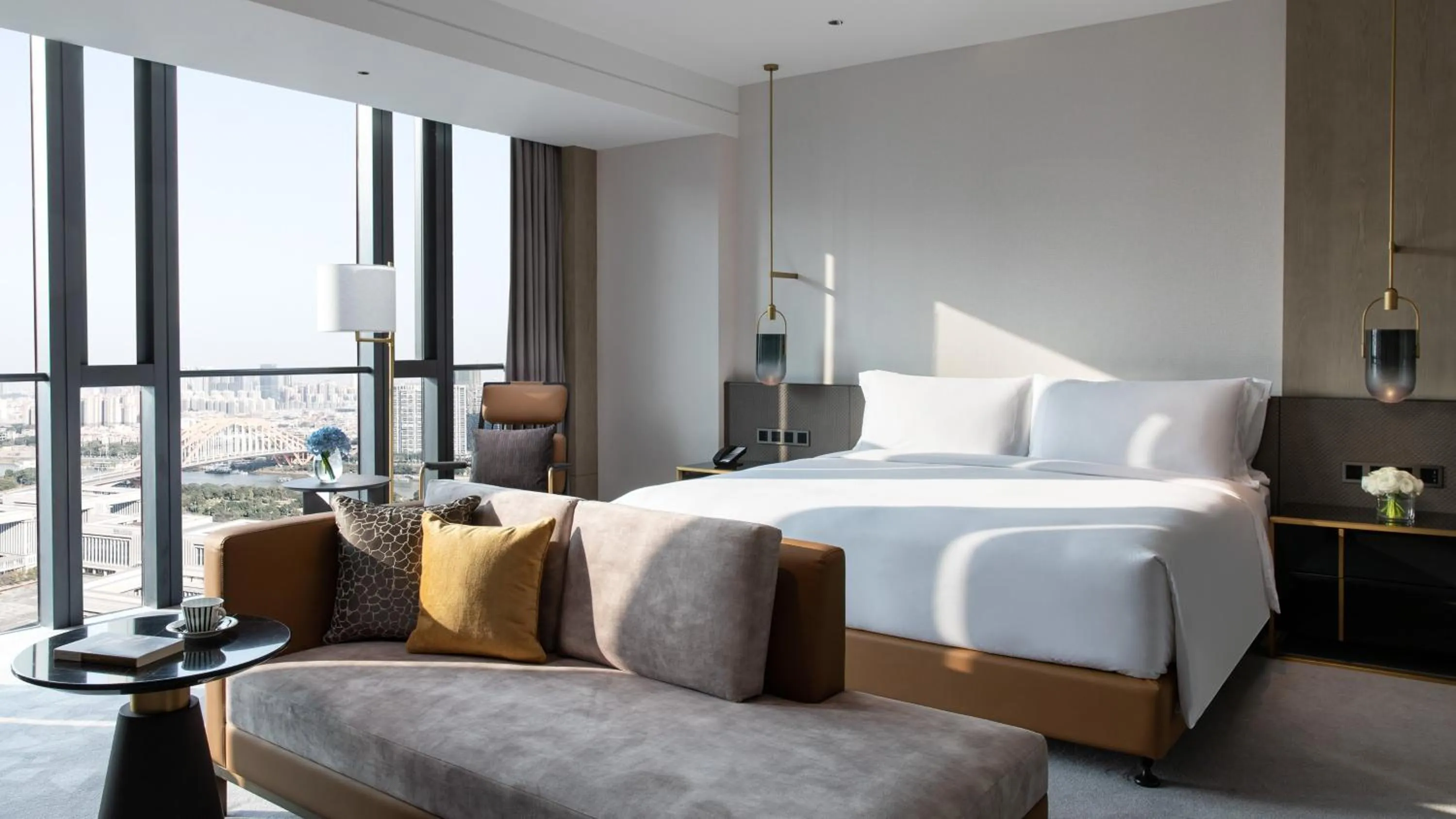 Photo of the whole room, Bed in InterContinental Foshan DongPing