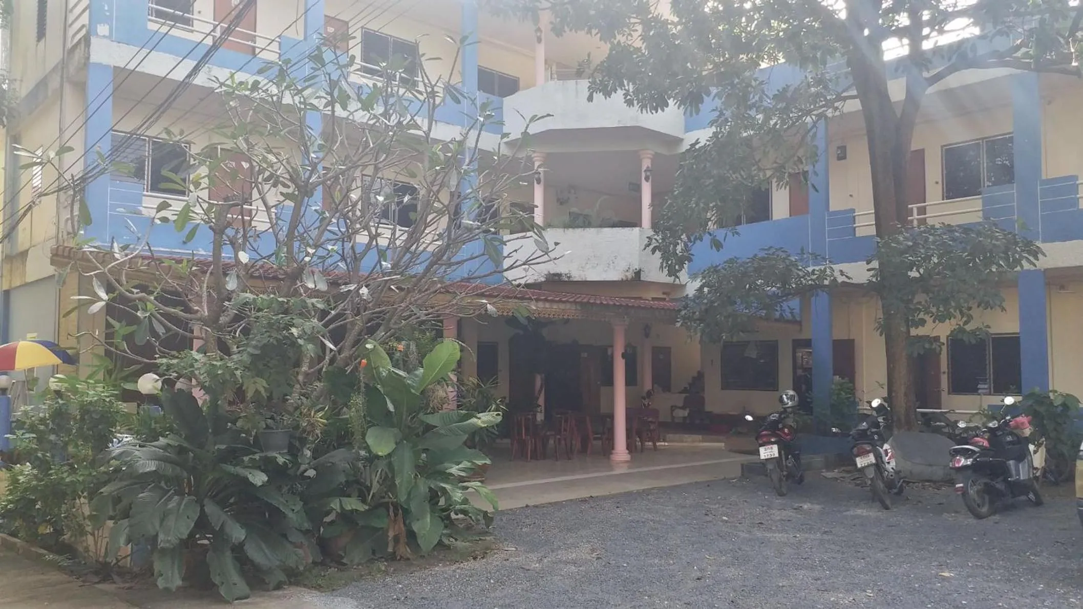 Property building in The 99 Inn Hotel