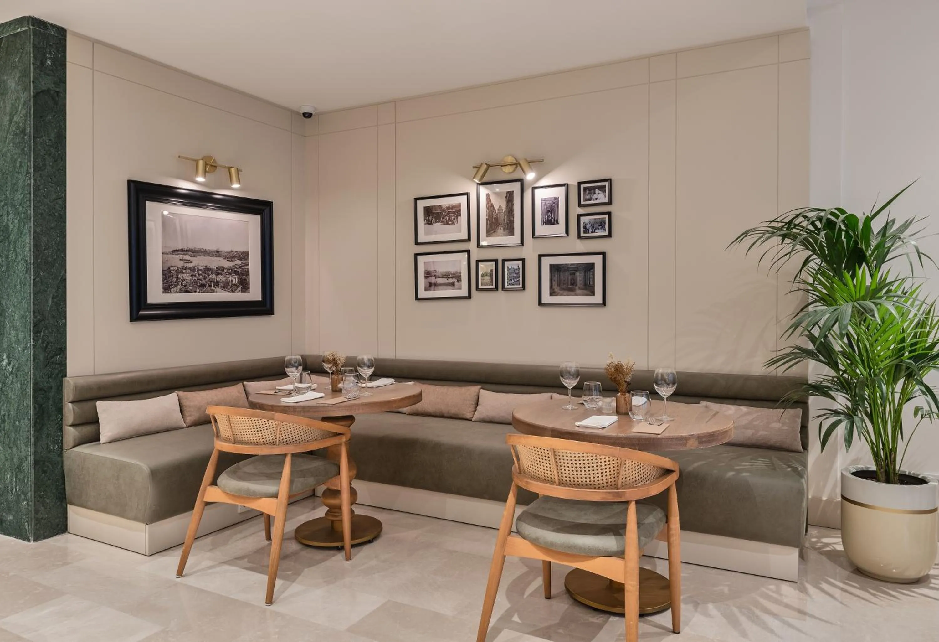 Restaurant/places to eat in Delita City Hotel