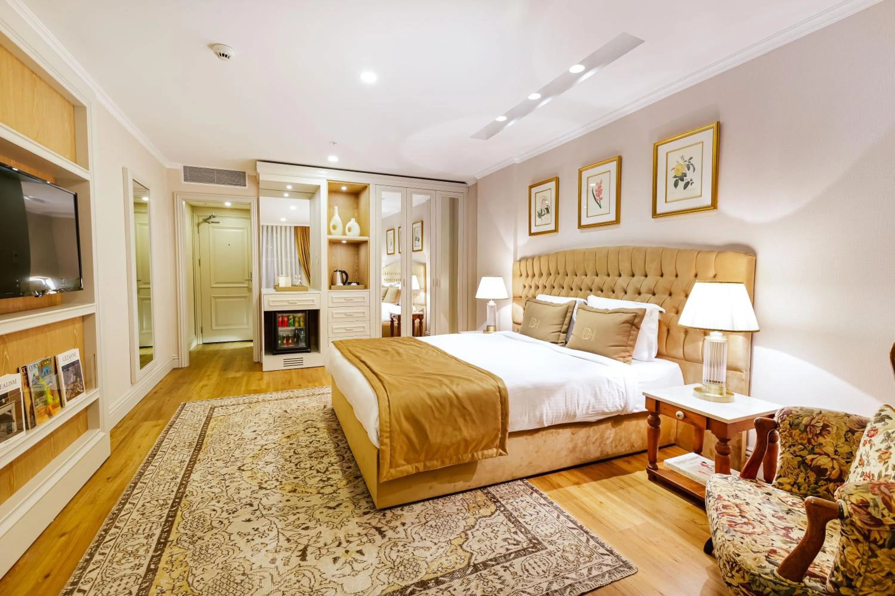 Photo of the whole room, Bed in Delita City Hotel