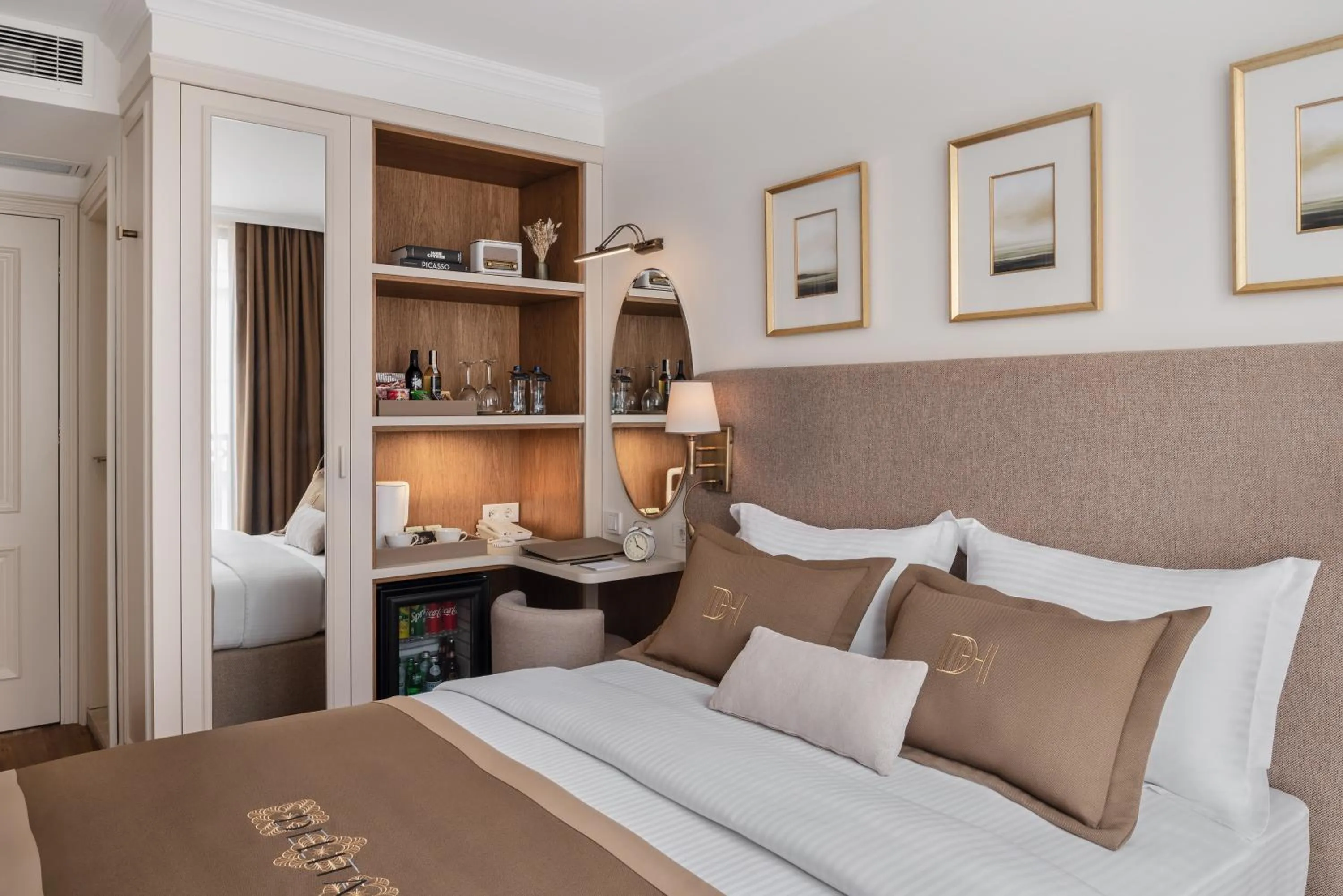 Bed in Delita City Hotel