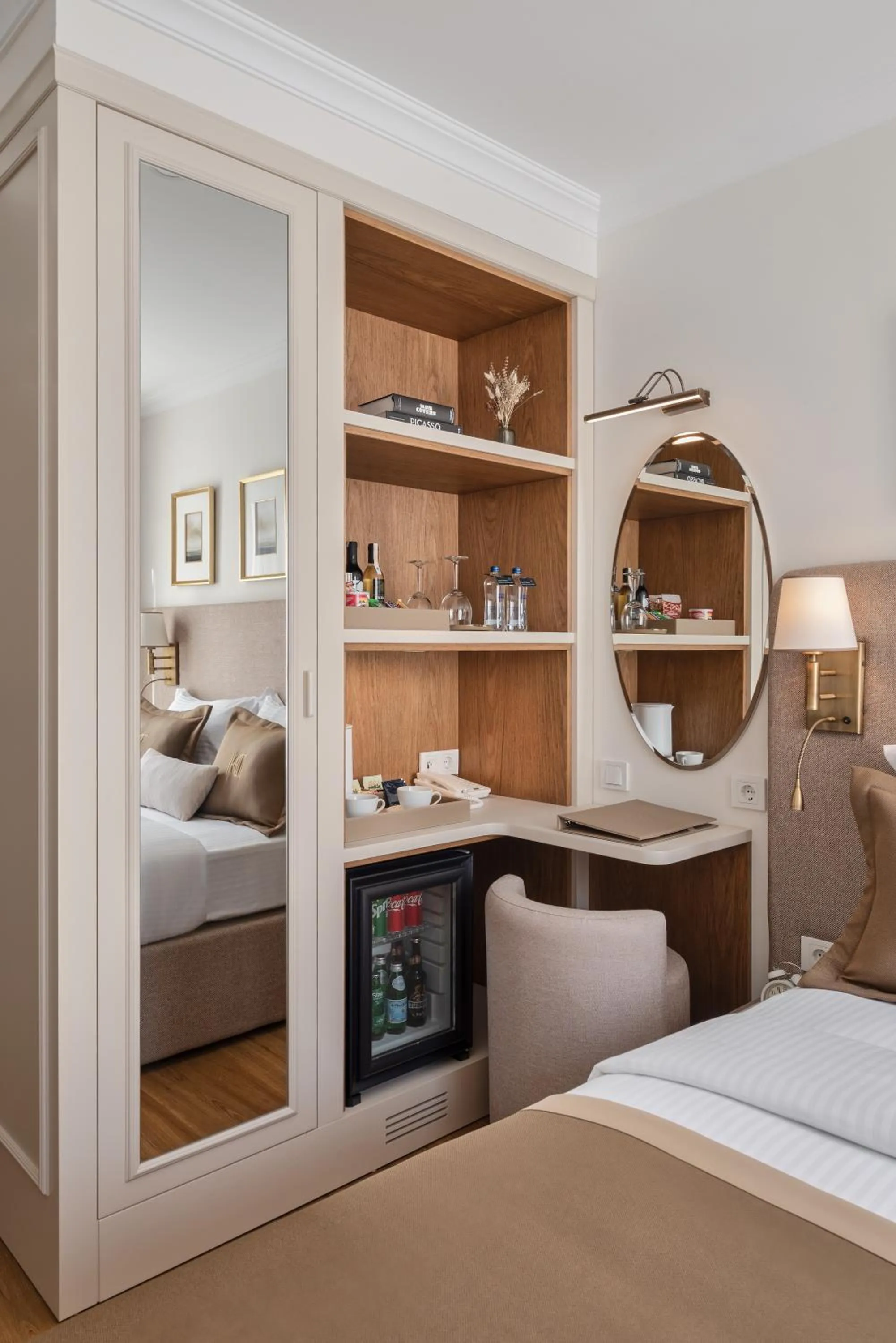 Bedroom, Bed in Delita City Hotel