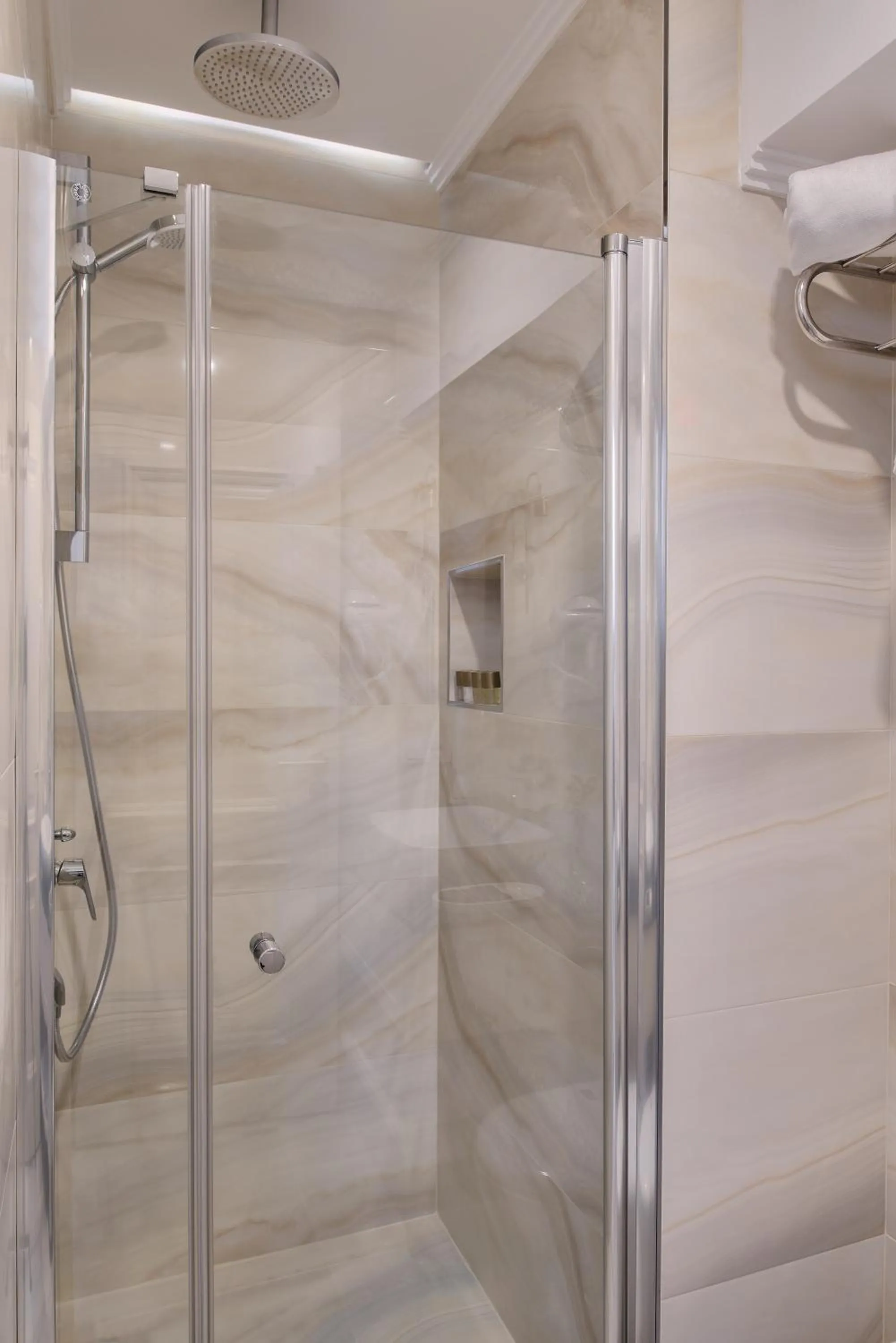 Bathroom in Delita City Hotel