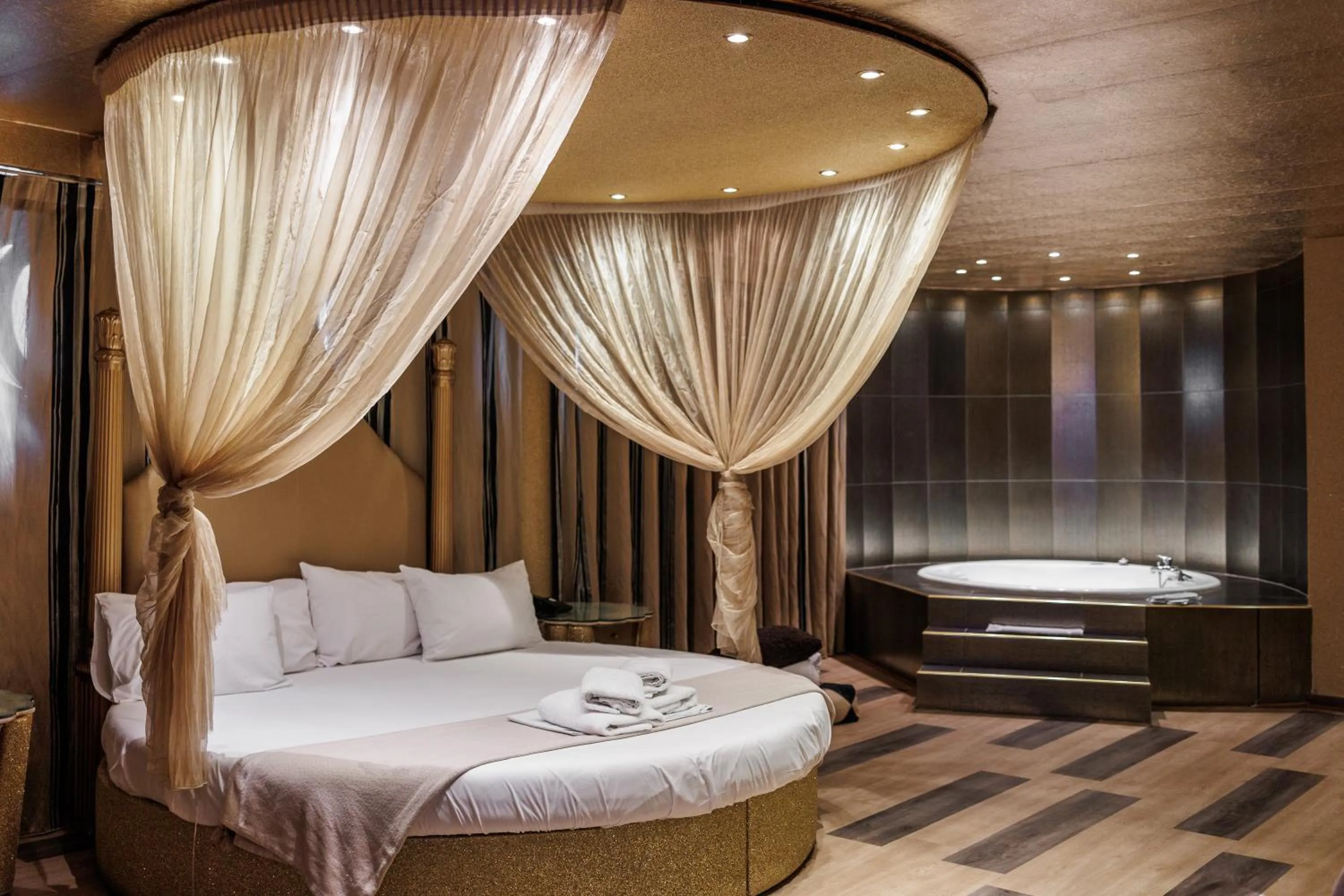 Bedroom, Bed in Ruby Rooms Kifisia