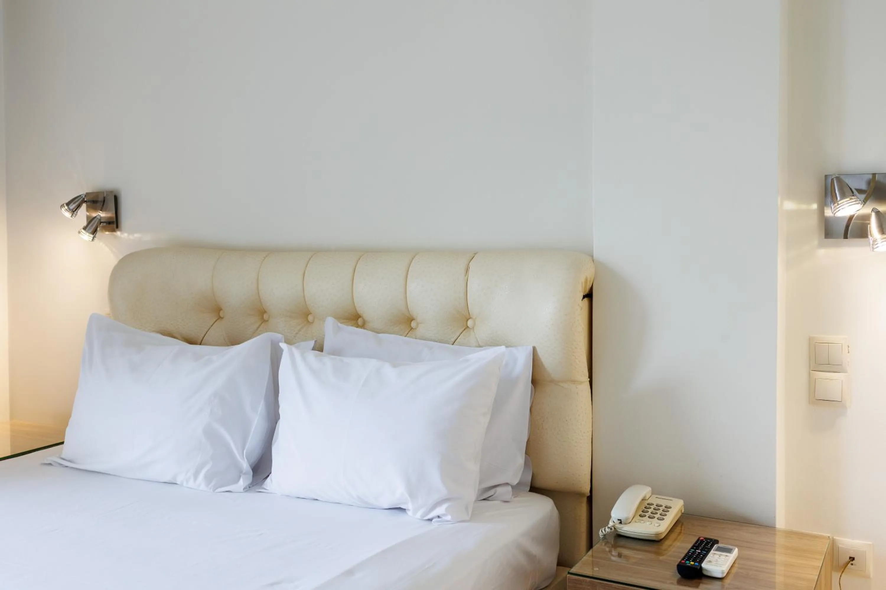 Bedroom, Bed in Ruby Rooms Kifisia