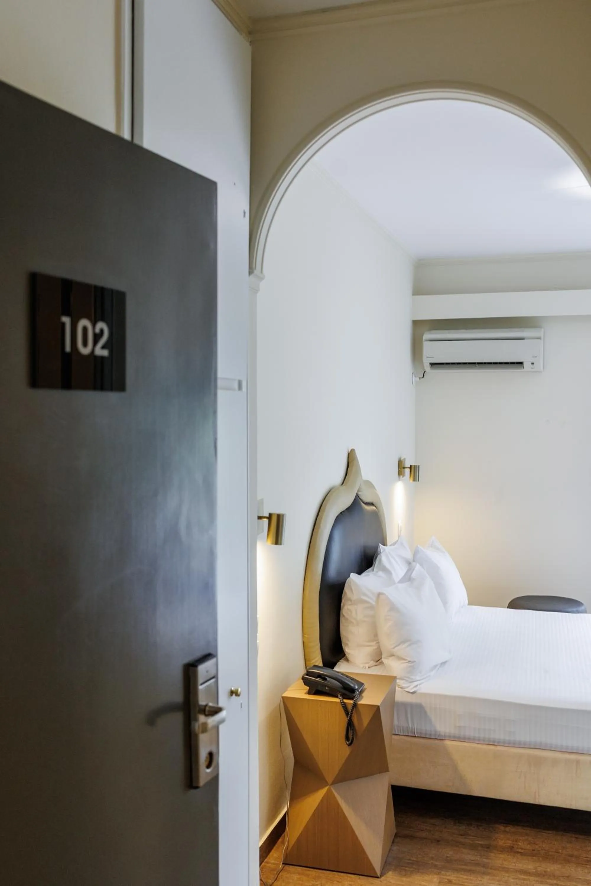 Bedroom, Bed in Ruby Rooms Kifisia