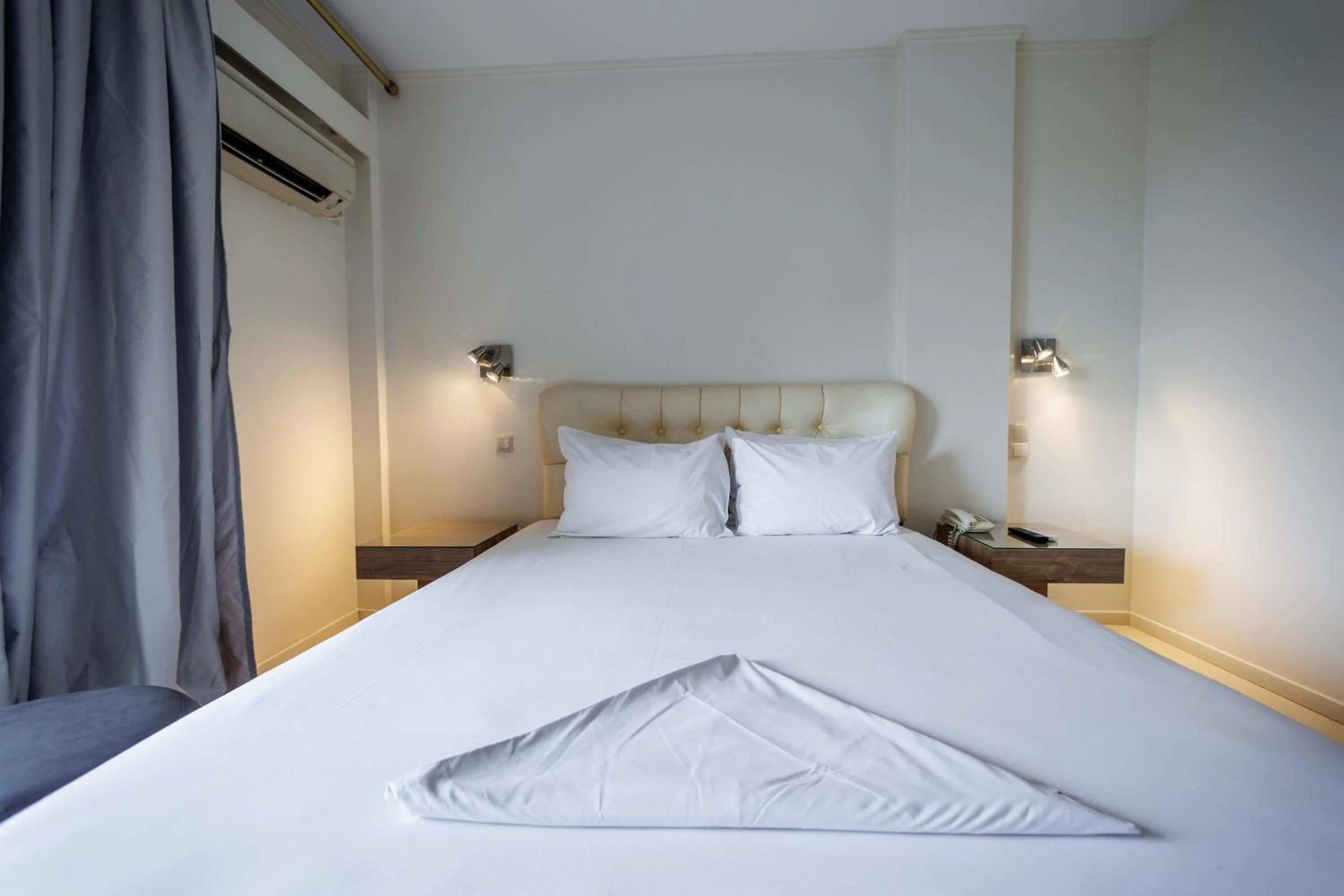 Bedroom, Bed in Ruby Rooms Kifisia