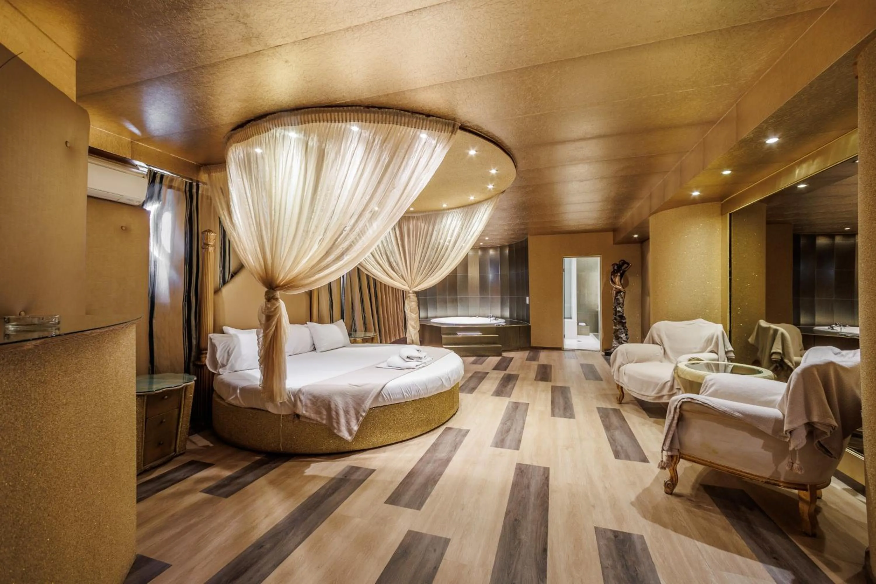 Bedroom, Bed in Ruby Rooms Kifisia