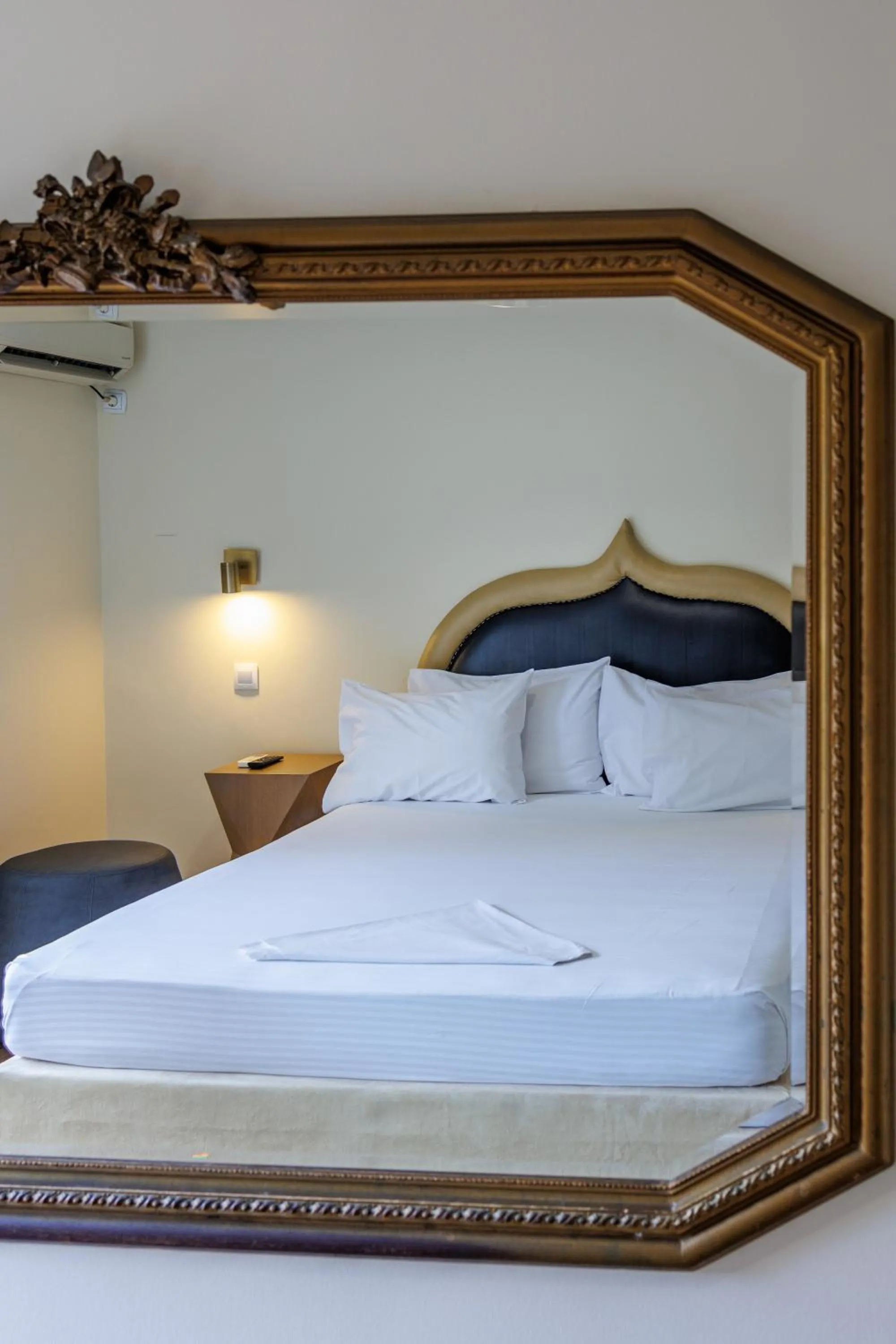 Bedroom, Bed in Ruby Rooms Kifisia