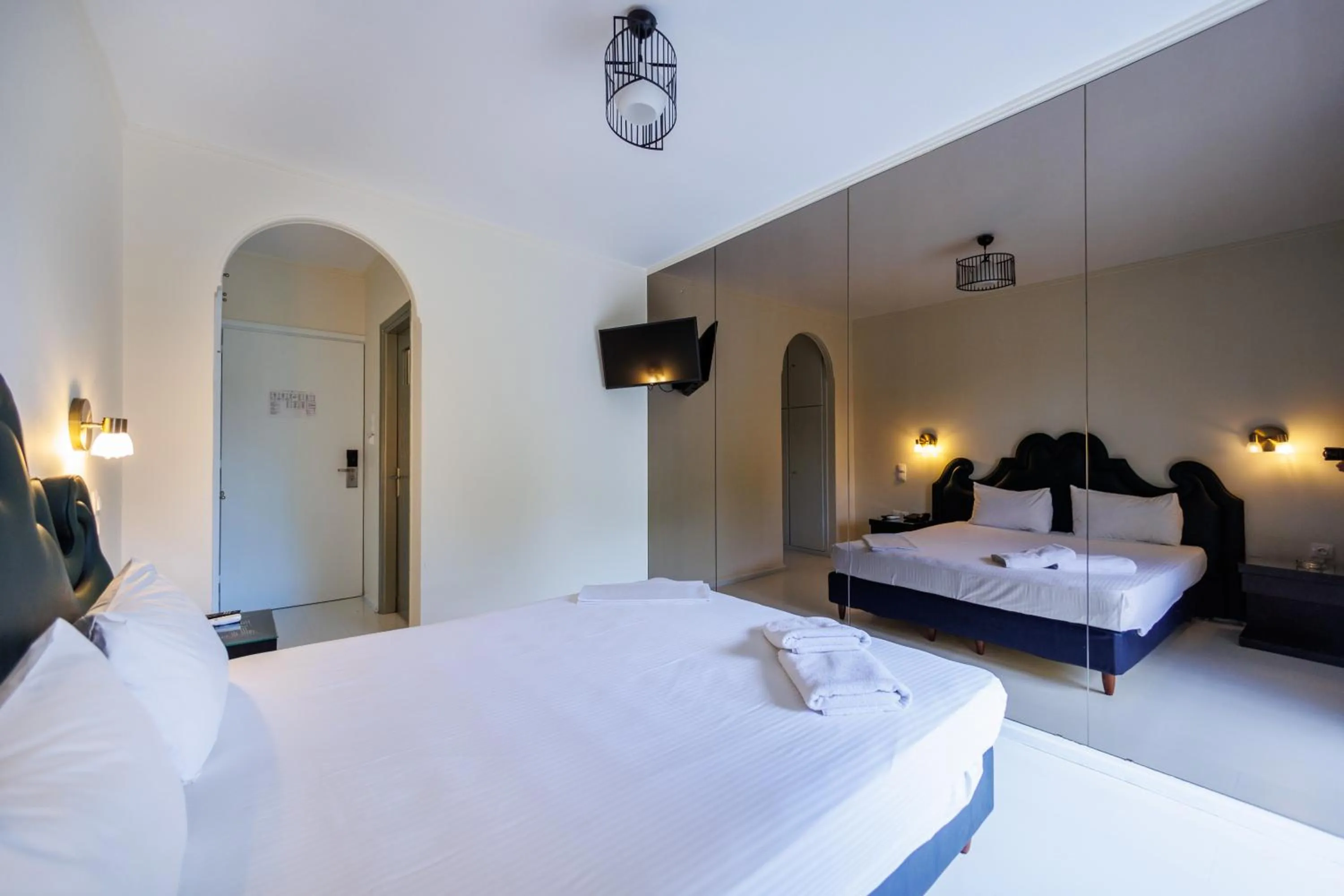 Bedroom, Bed in Ruby Rooms Kifisia