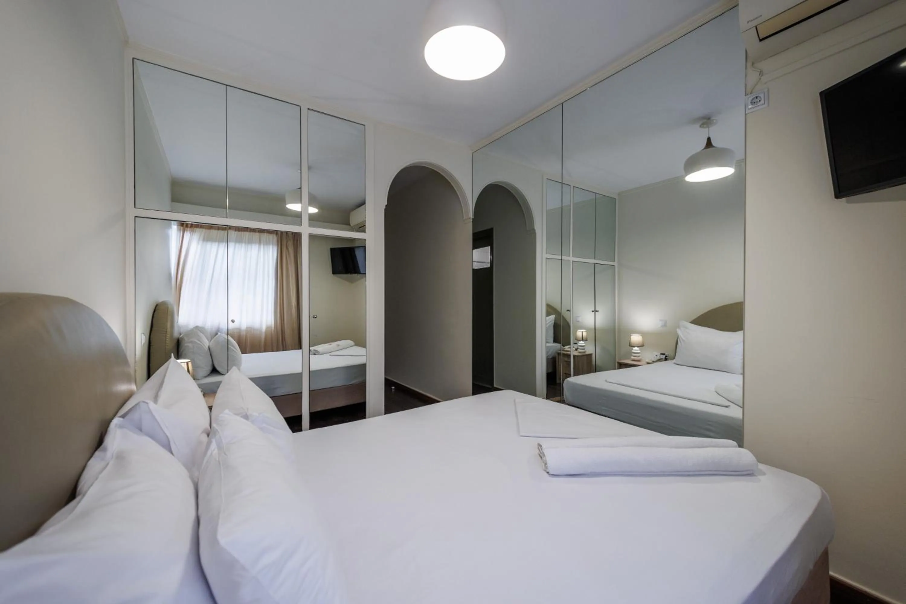 Bedroom, Bed in Ruby Rooms Kifisia