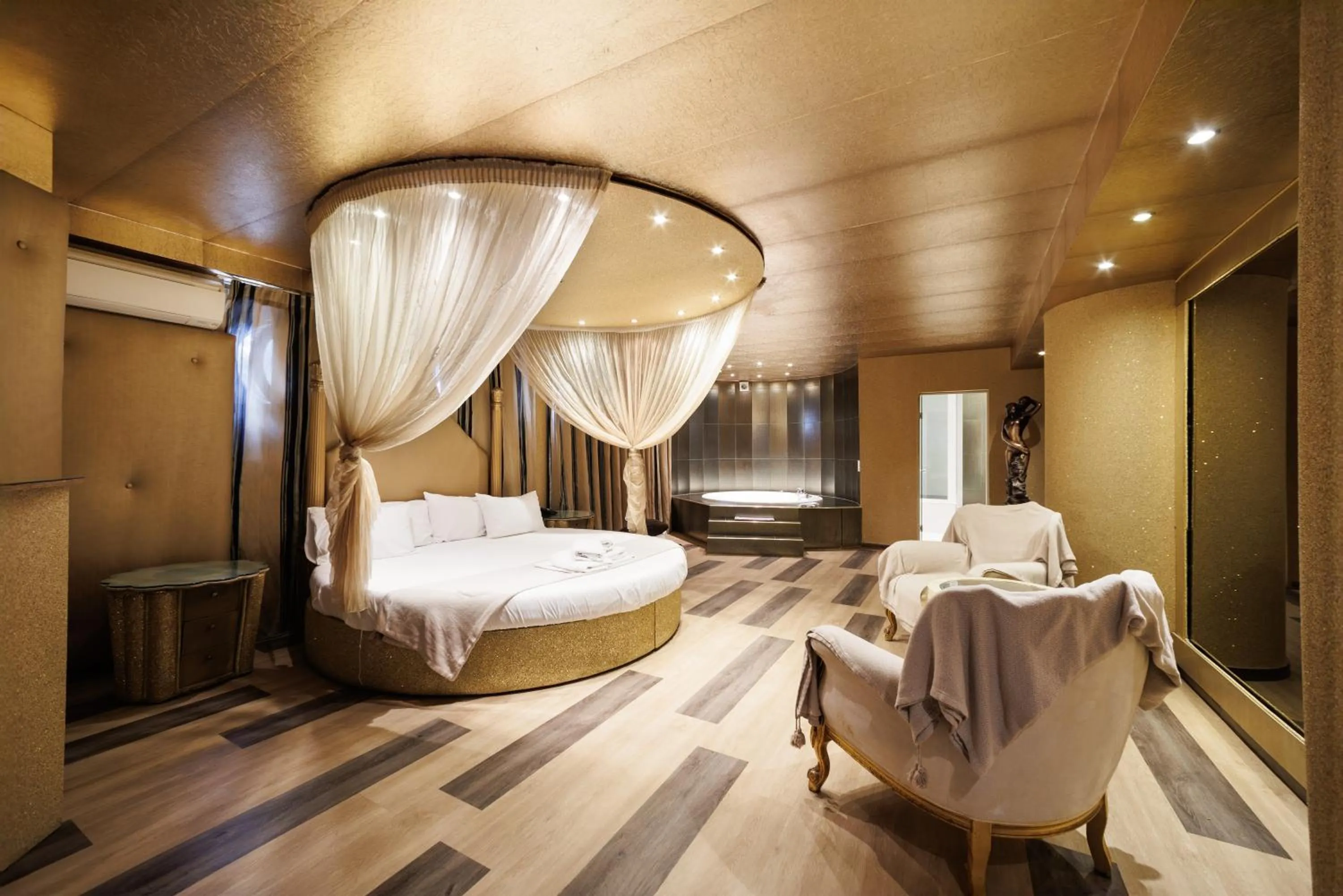 Bedroom, Bed in Ruby Rooms Kifisia