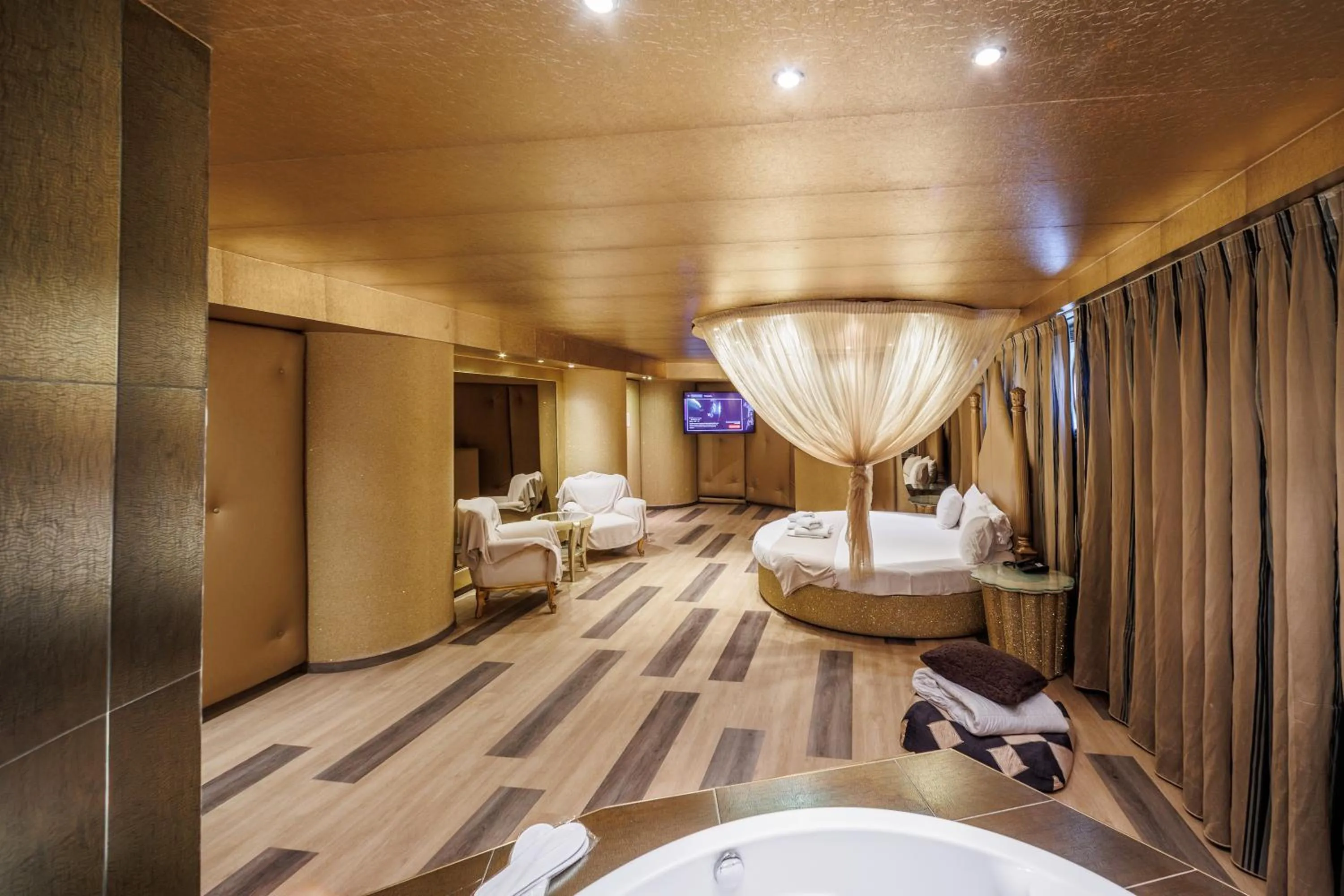 Bedroom, Bed in Ruby Rooms Kifisia