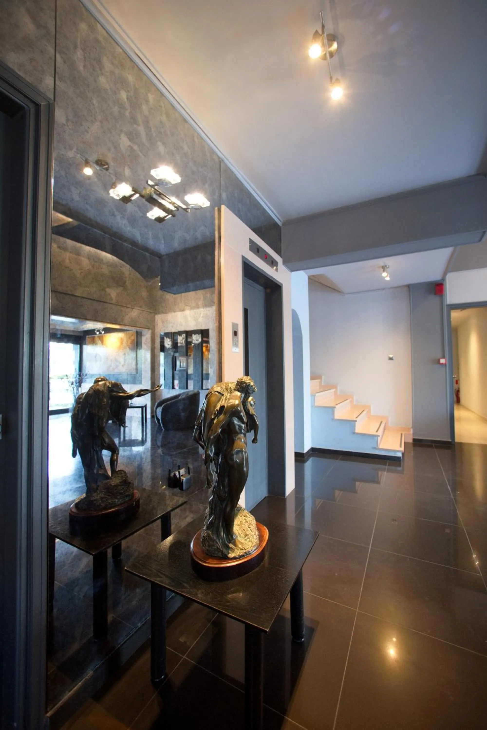 Bed in Ruby Rooms Kifisia