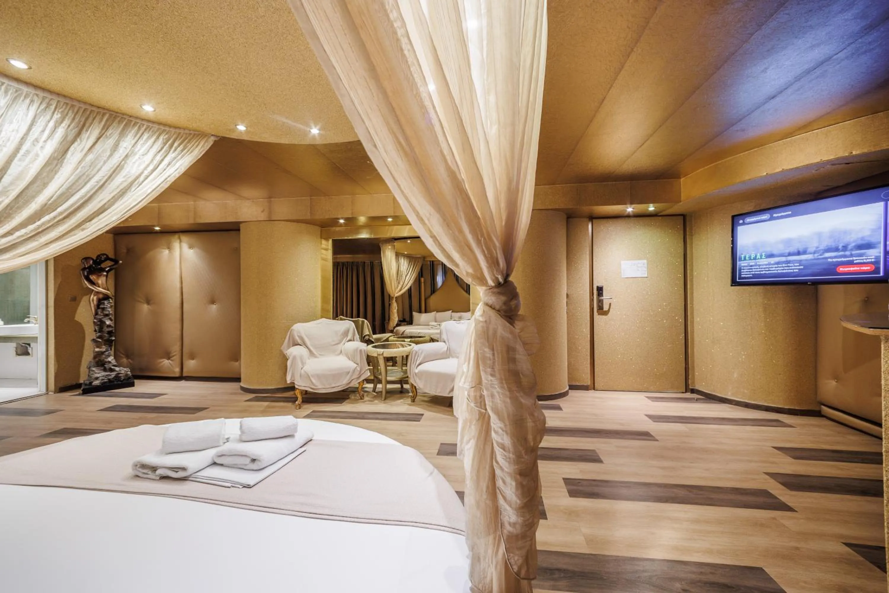 Bedroom, Bed in Ruby Rooms Kifisia