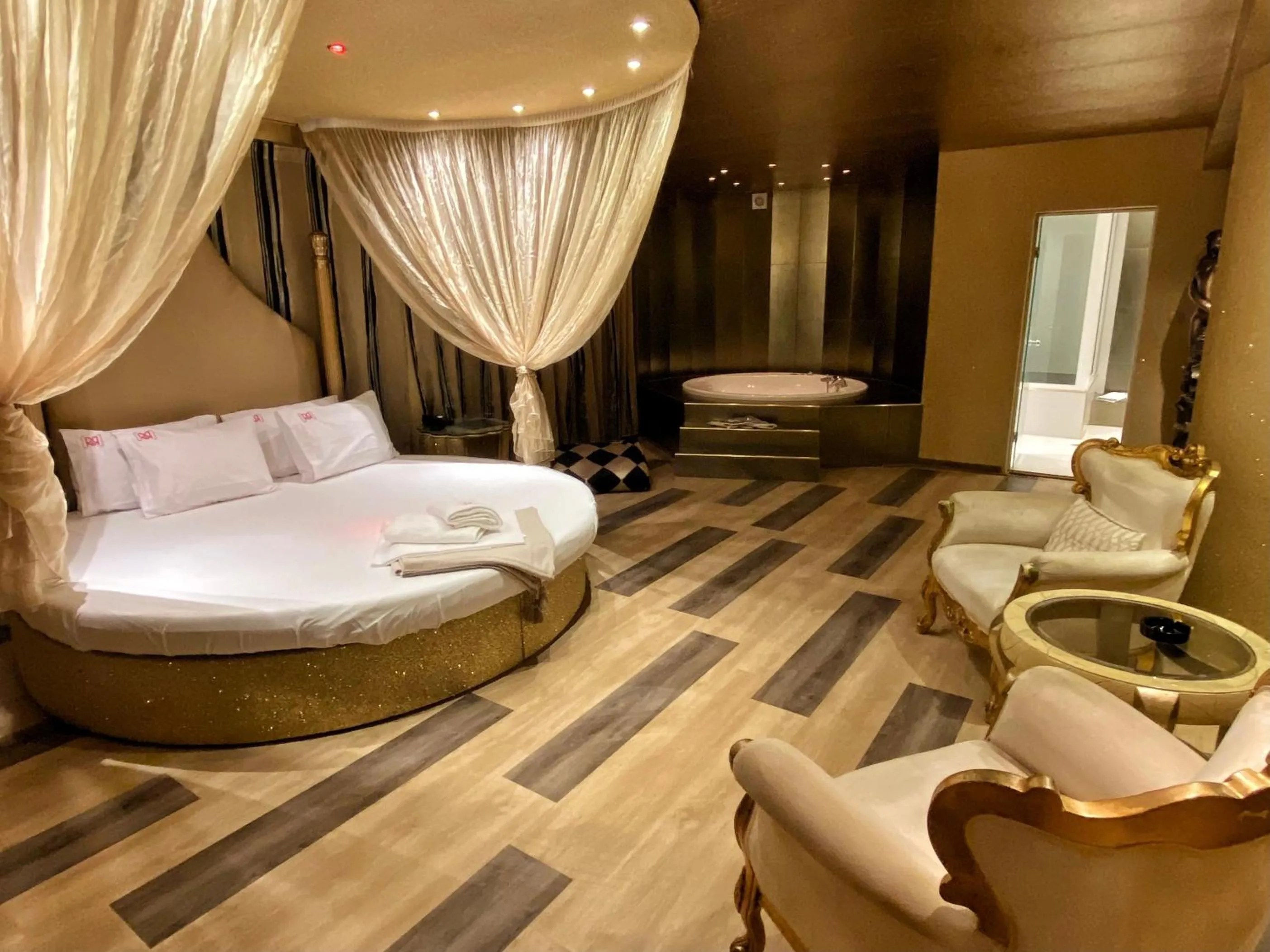 Bedroom, Bed in Ruby Rooms Kifisia