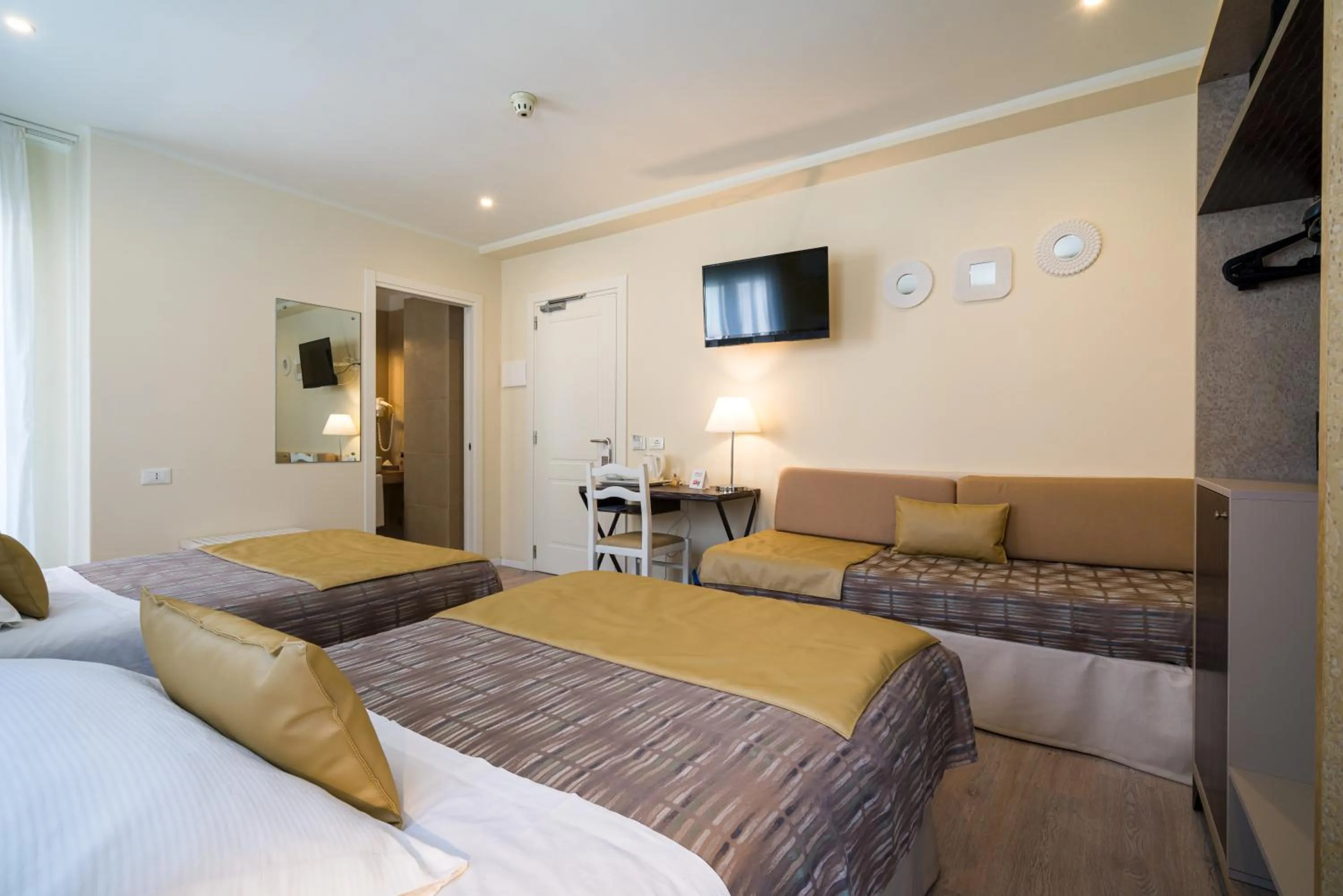 Photo of the whole room, Bed in Hotel Rivage Taormina