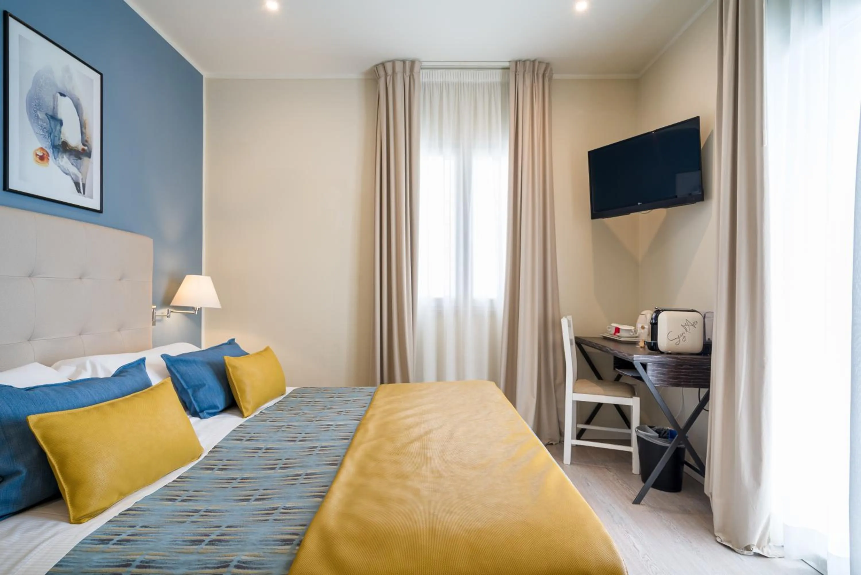 Bedroom, Bed in Hotel Rivage Taormina