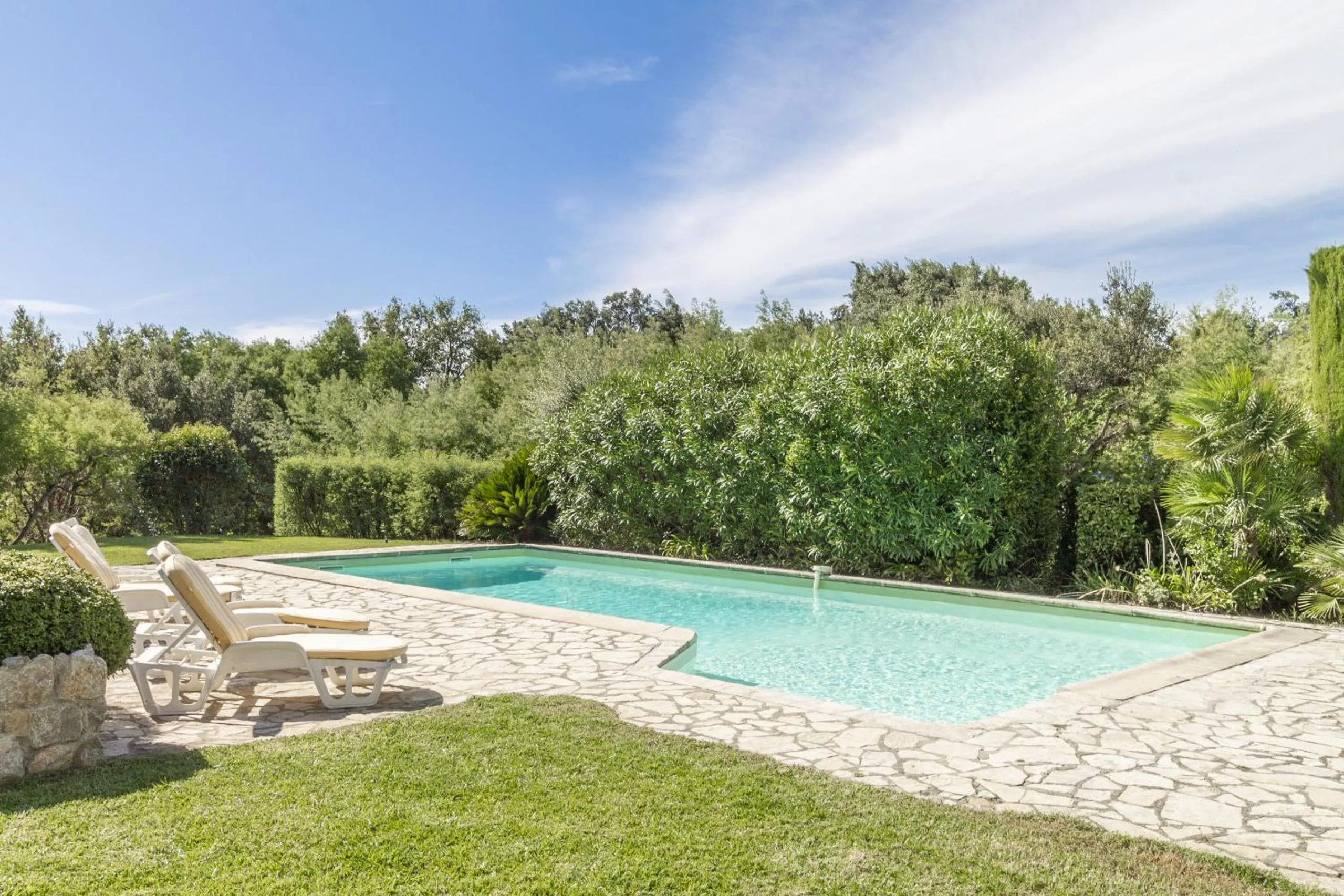Swimming pool in Mouramour