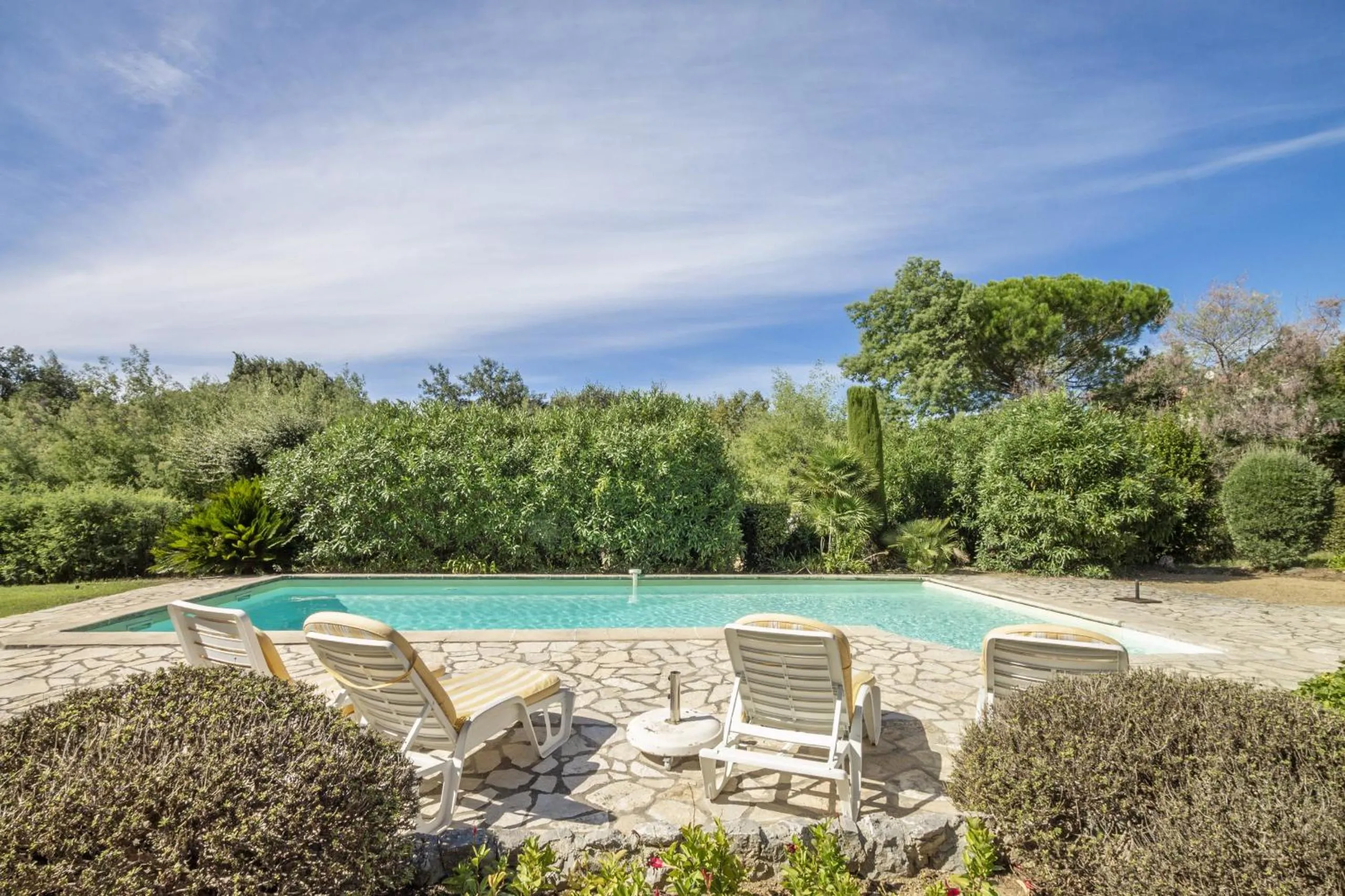 Swimming pool in Mouramour