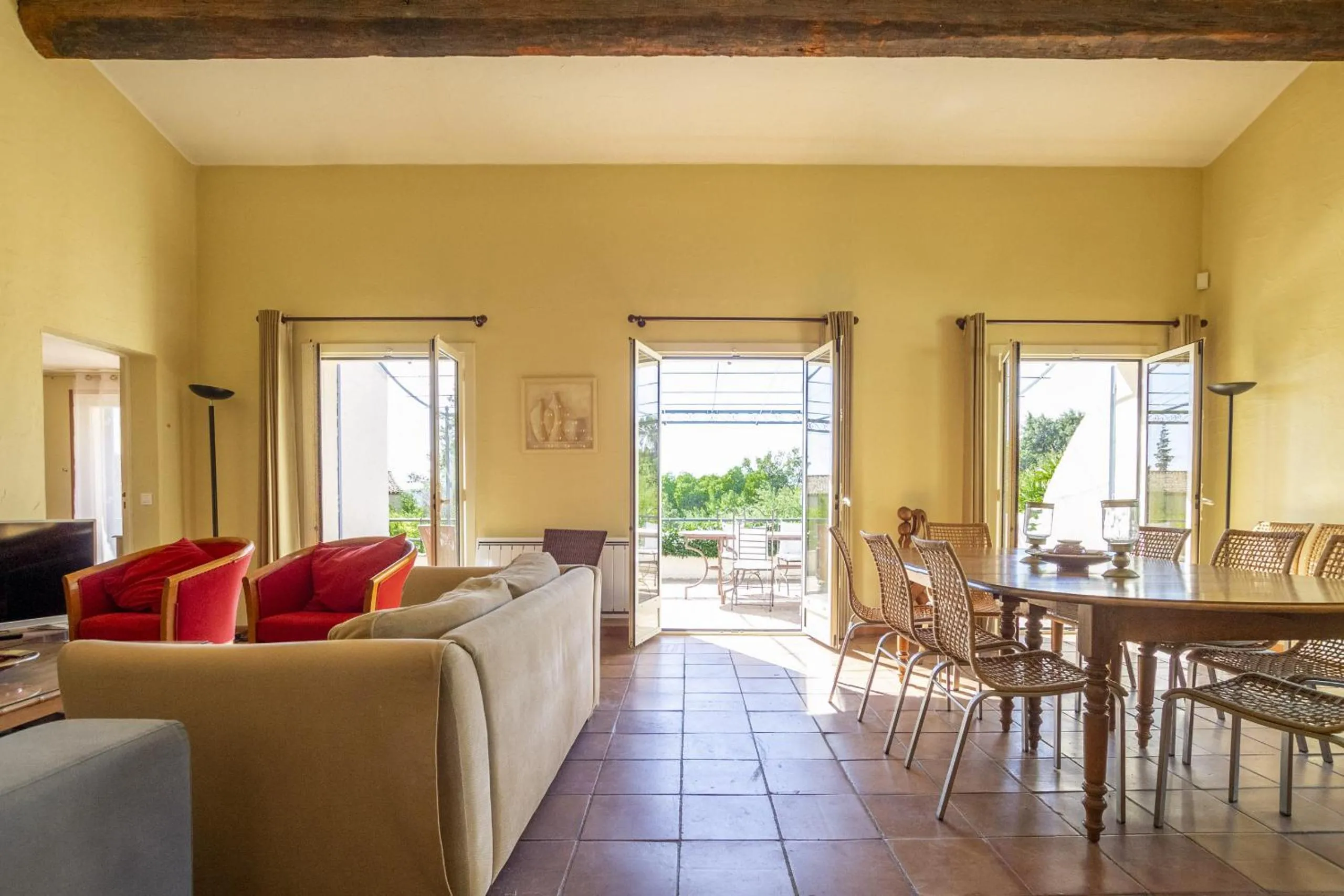 Communal lounge/ TV room in Mouramour