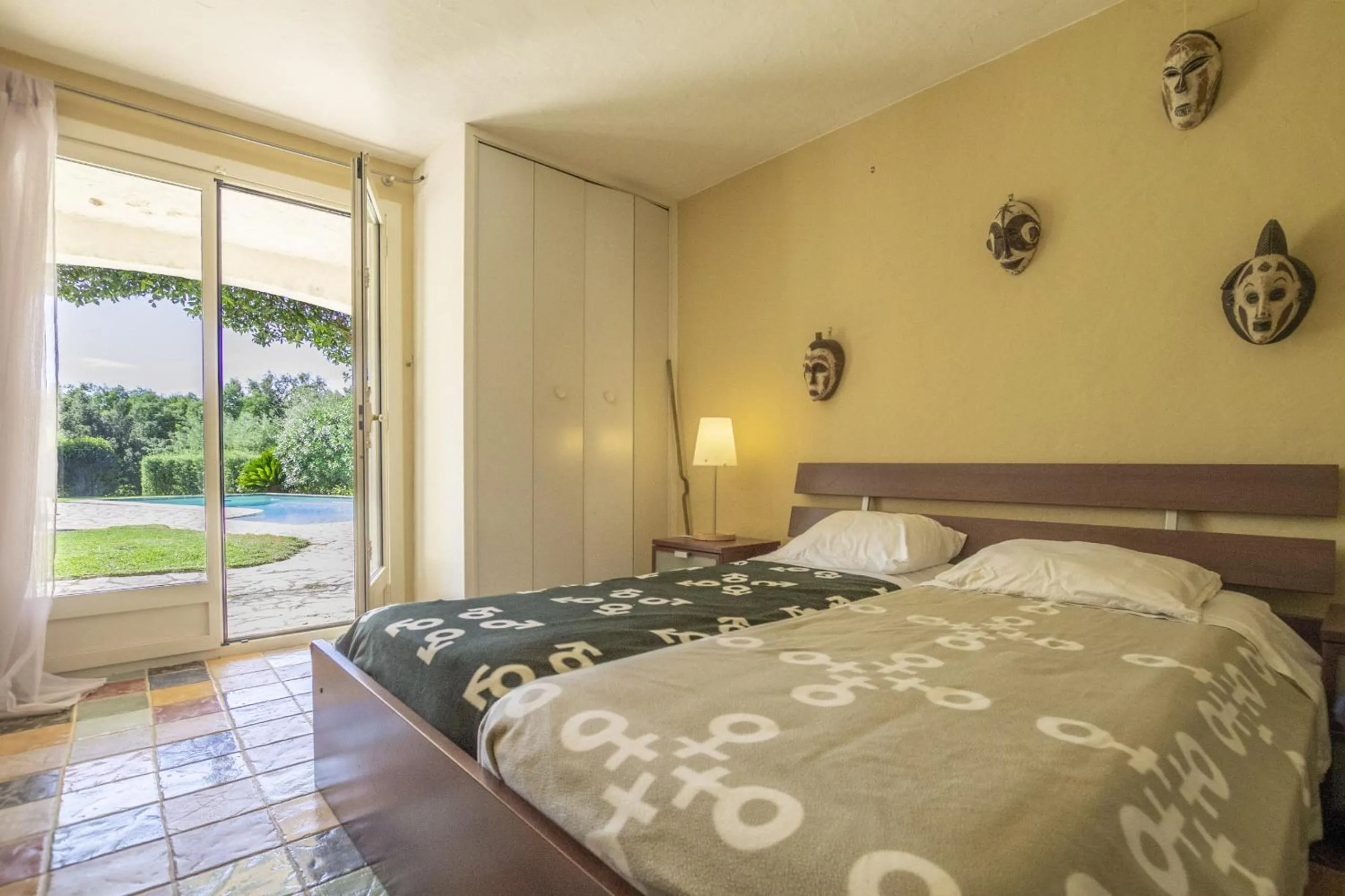 Bed in Mouramour