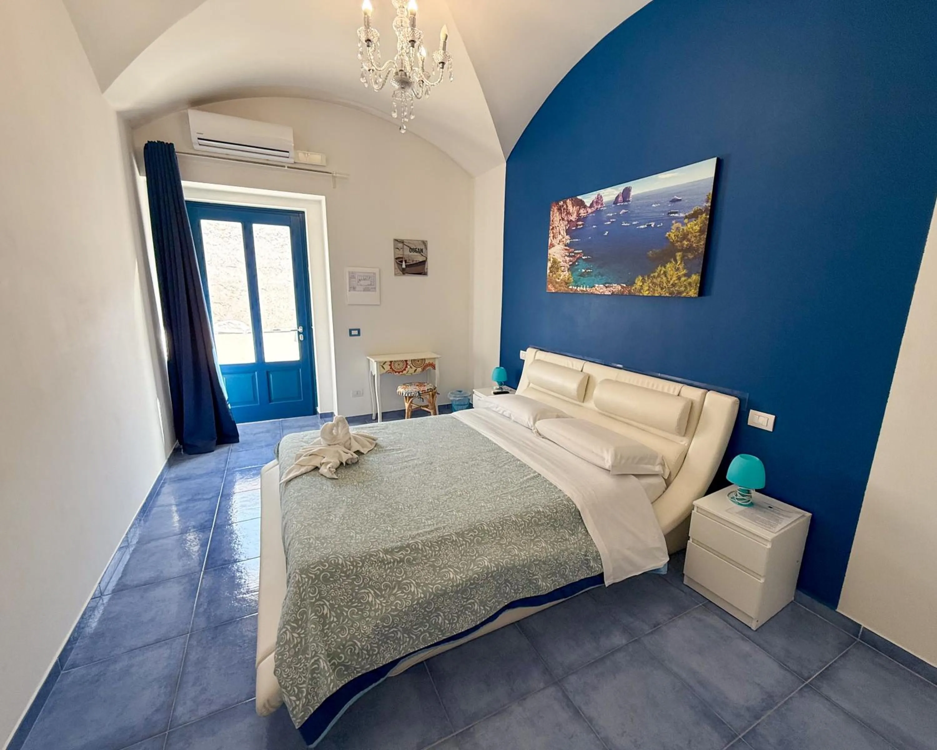 Bedroom, Bed in B&B SOGNANDO VIETRI e SPA ESCLUSIVA