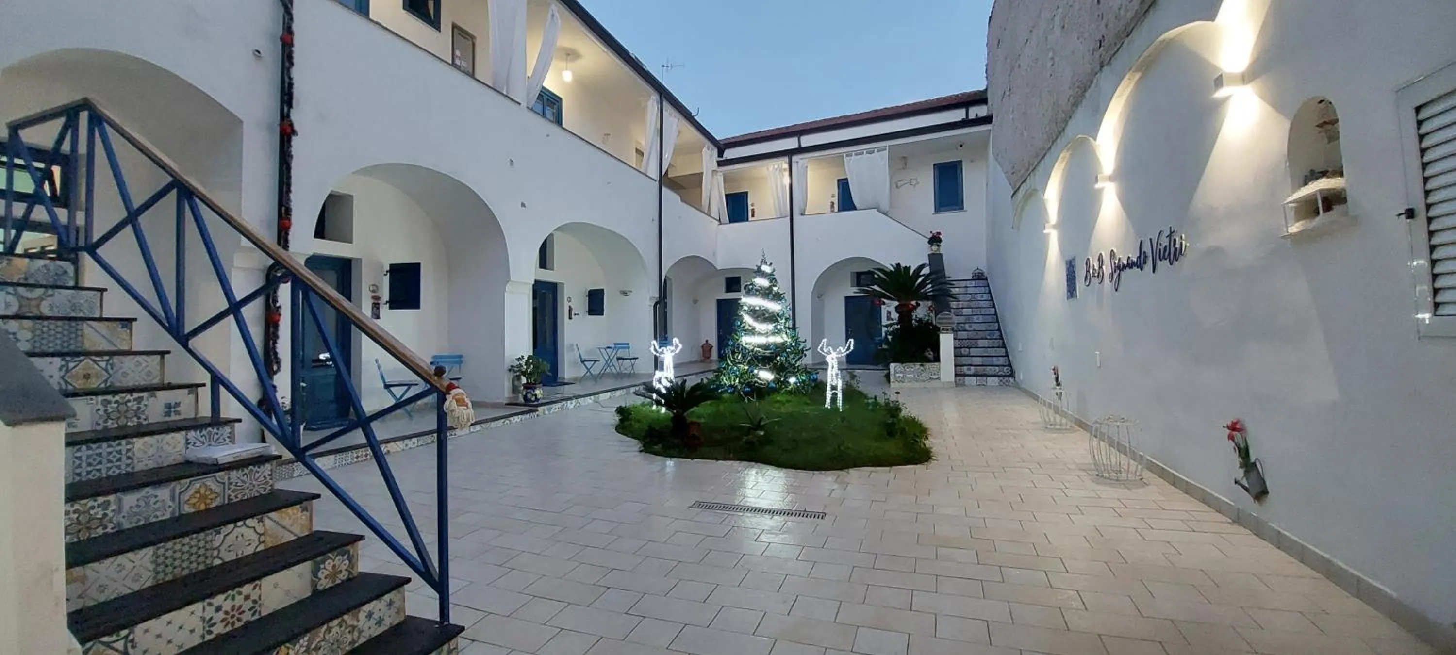 Inner courtyard view in B&B SOGNANDO VIETRI e SPA ESCLUSIVA