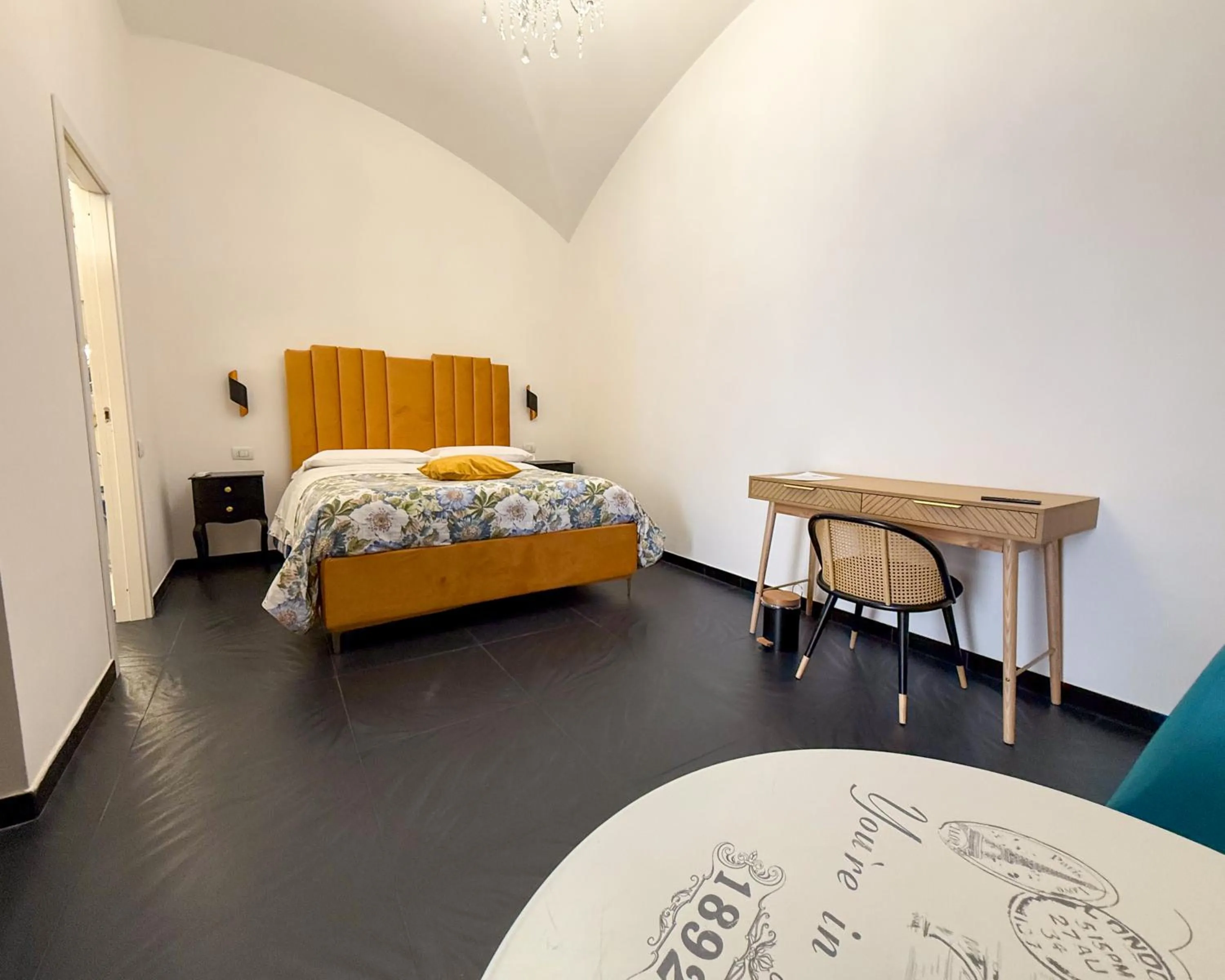 Photo of the whole room, Bed in B&B SOGNANDO VIETRI e SPA ESCLUSIVA