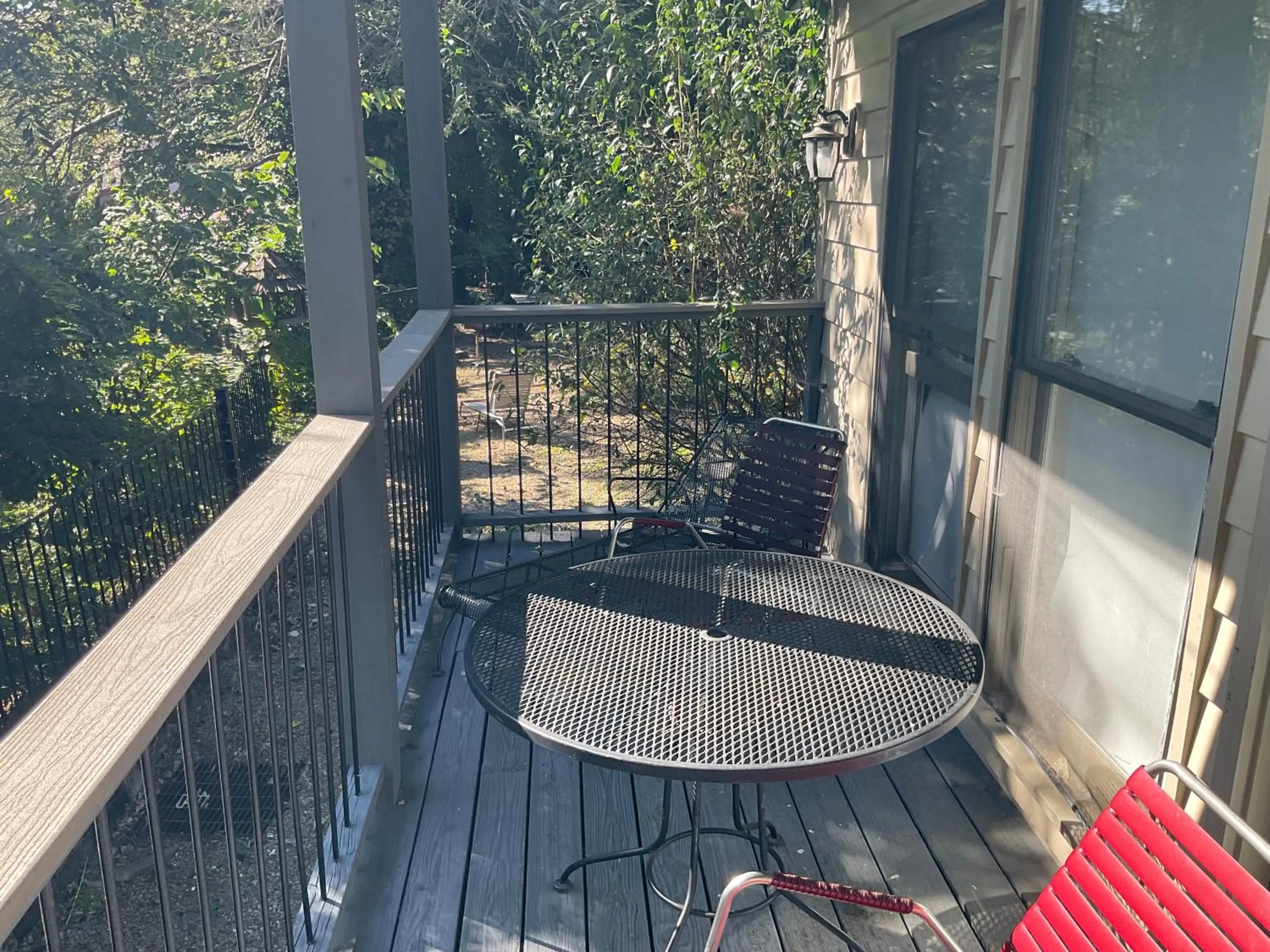 Carr's Northside Hotel and Cottages