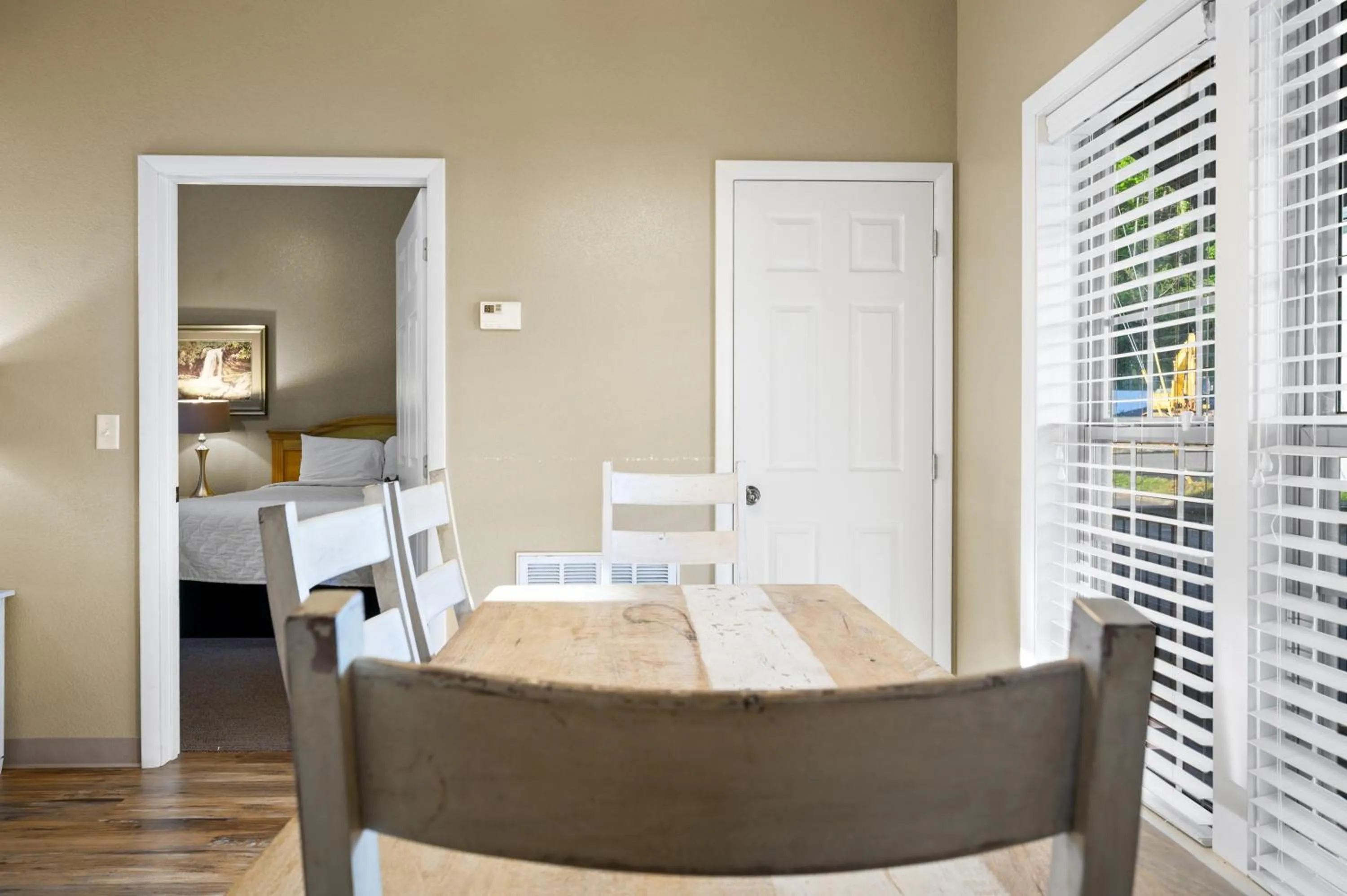 Carr's Northside Hotel and Cottages