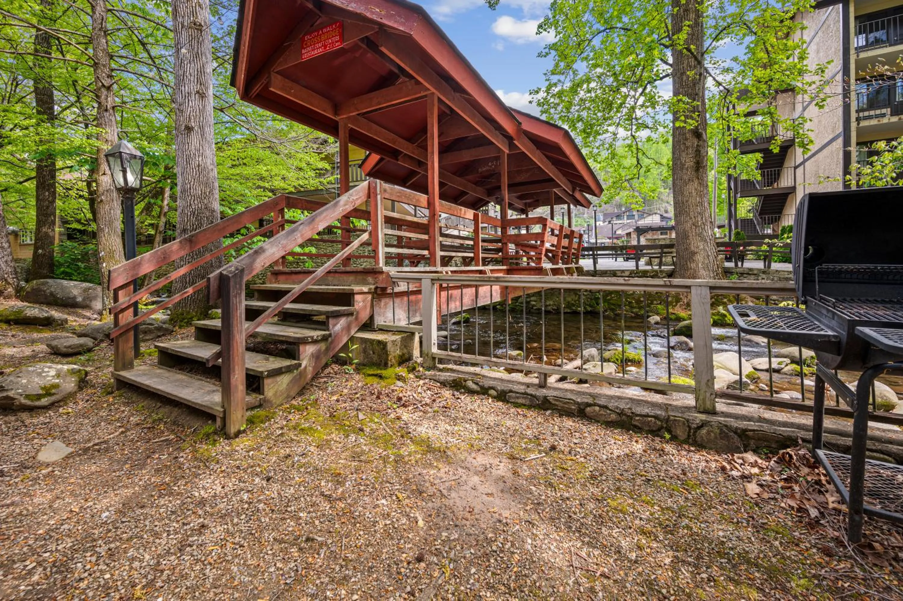 Carr's Northside Hotel and Cottages
