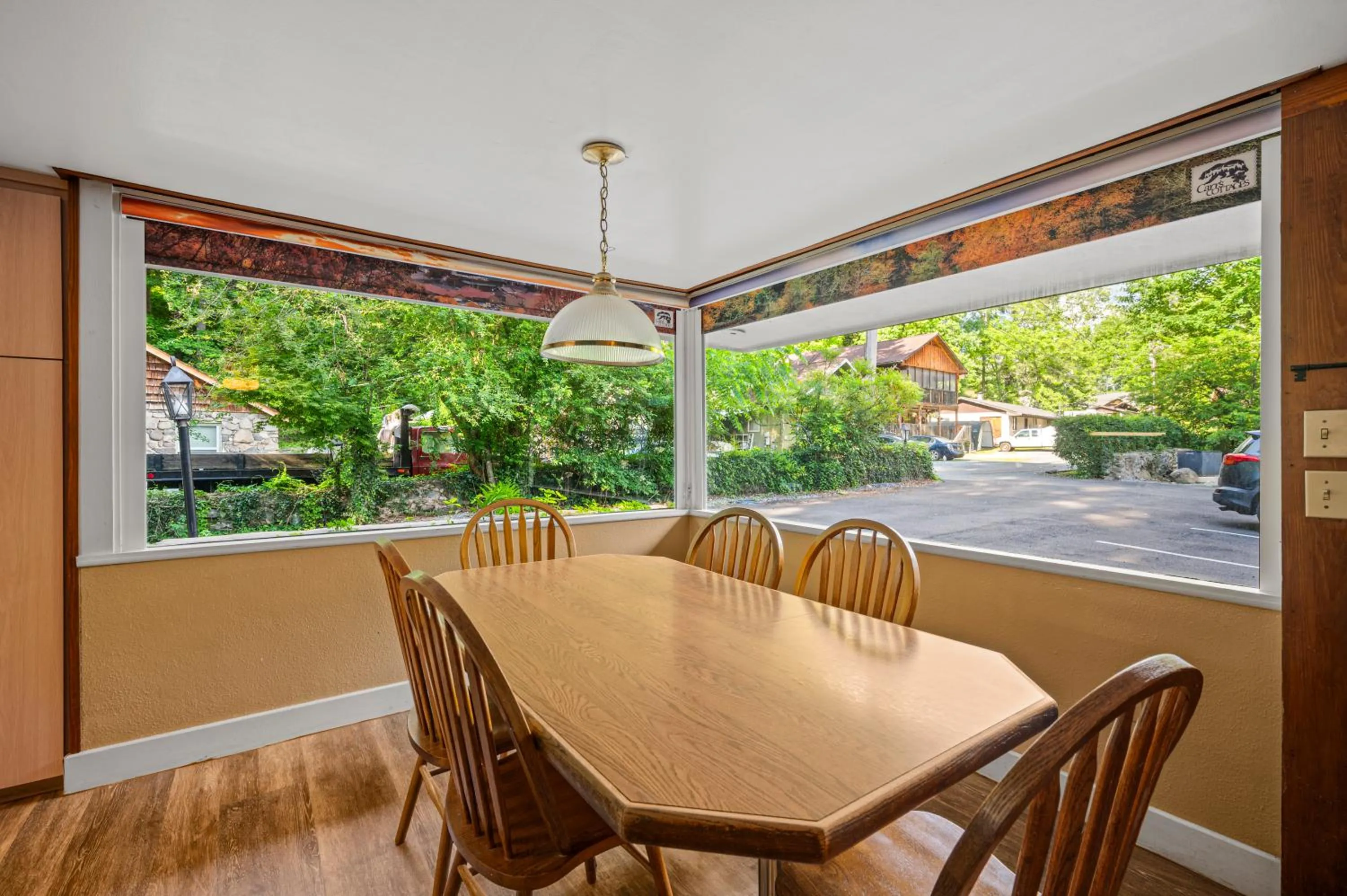 Carr's Northside Hotel and Cottages