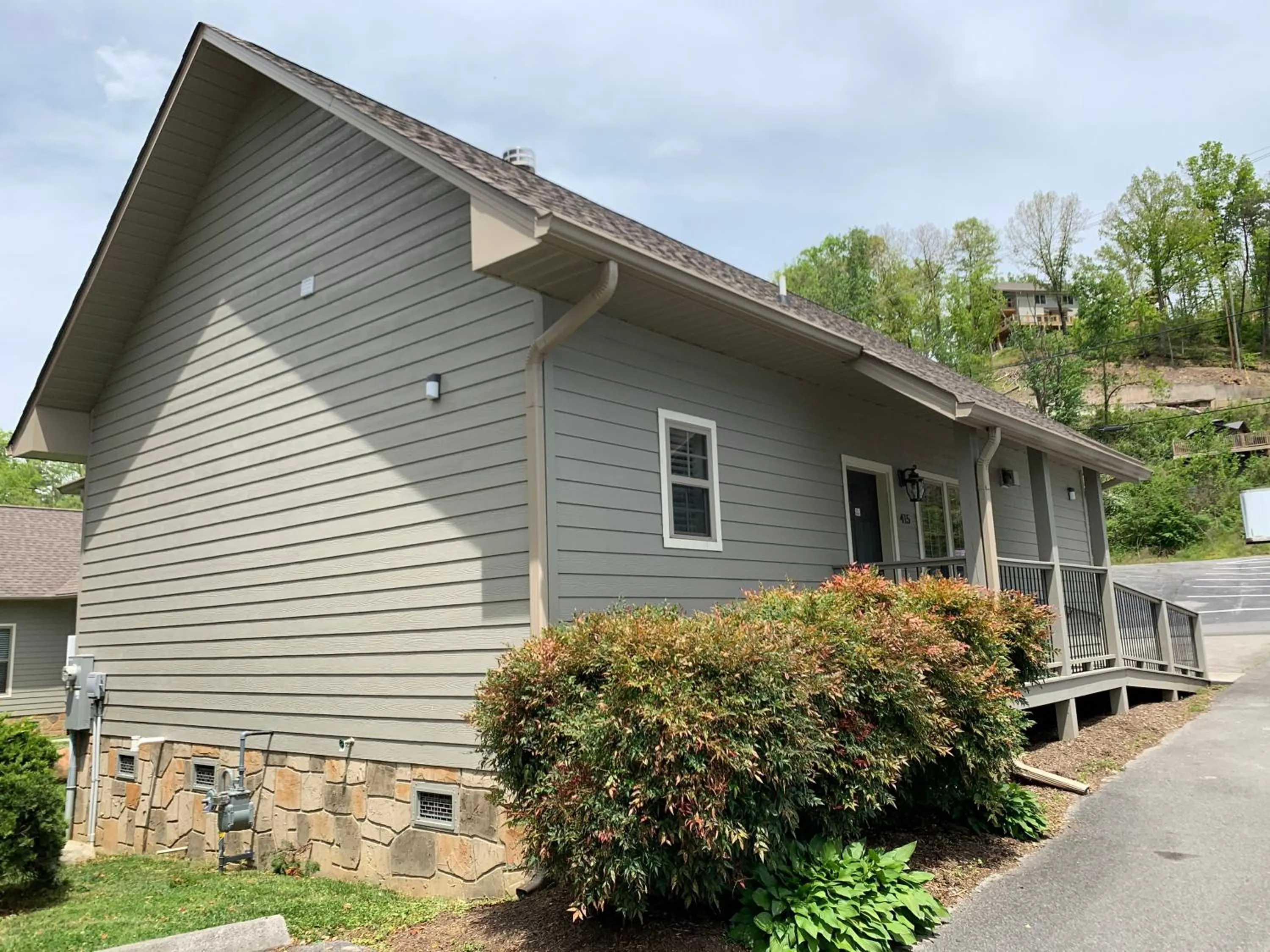 Carr's Northside Hotel and Cottages