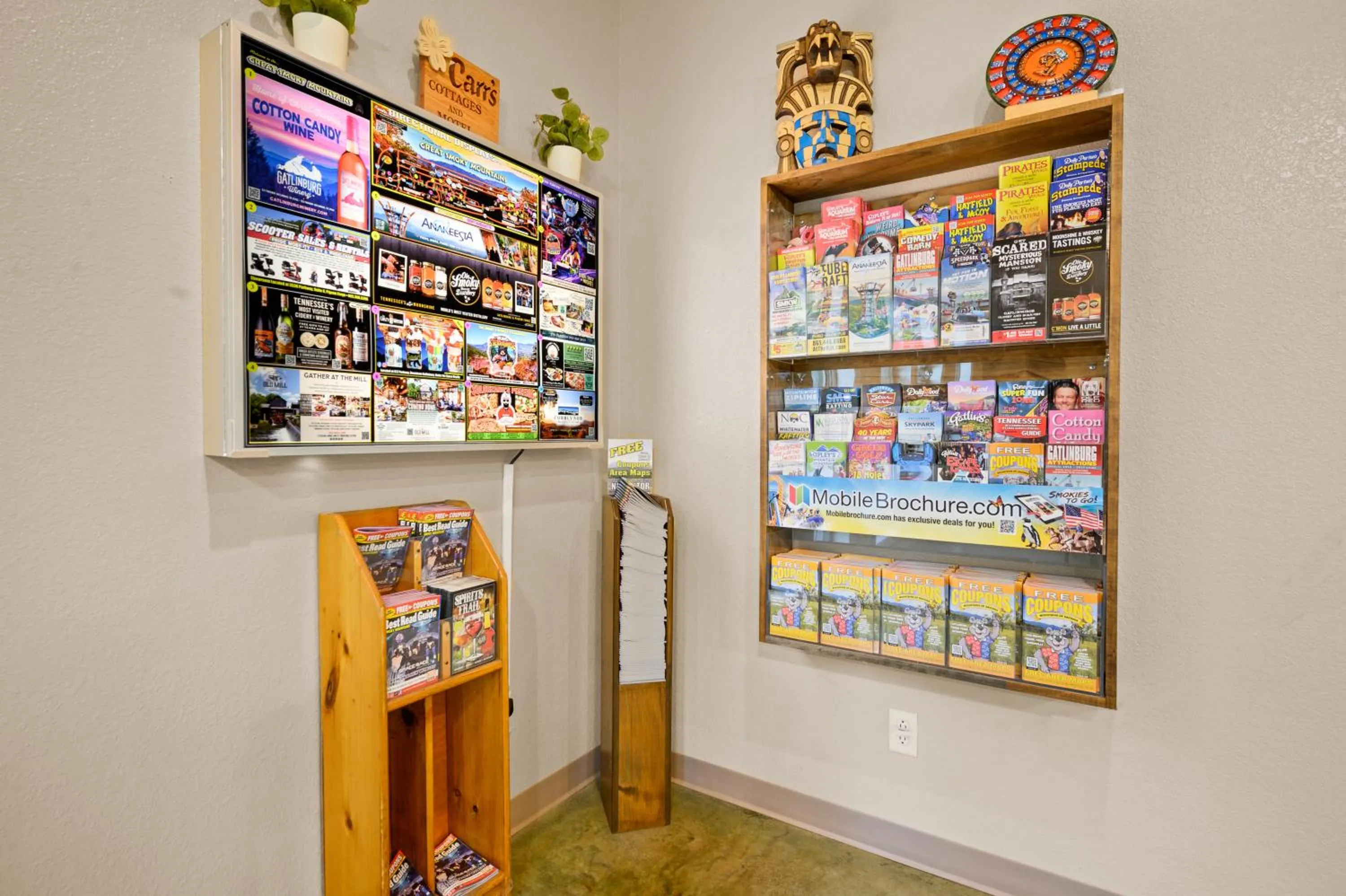 Carr's Northside Hotel and Cottages