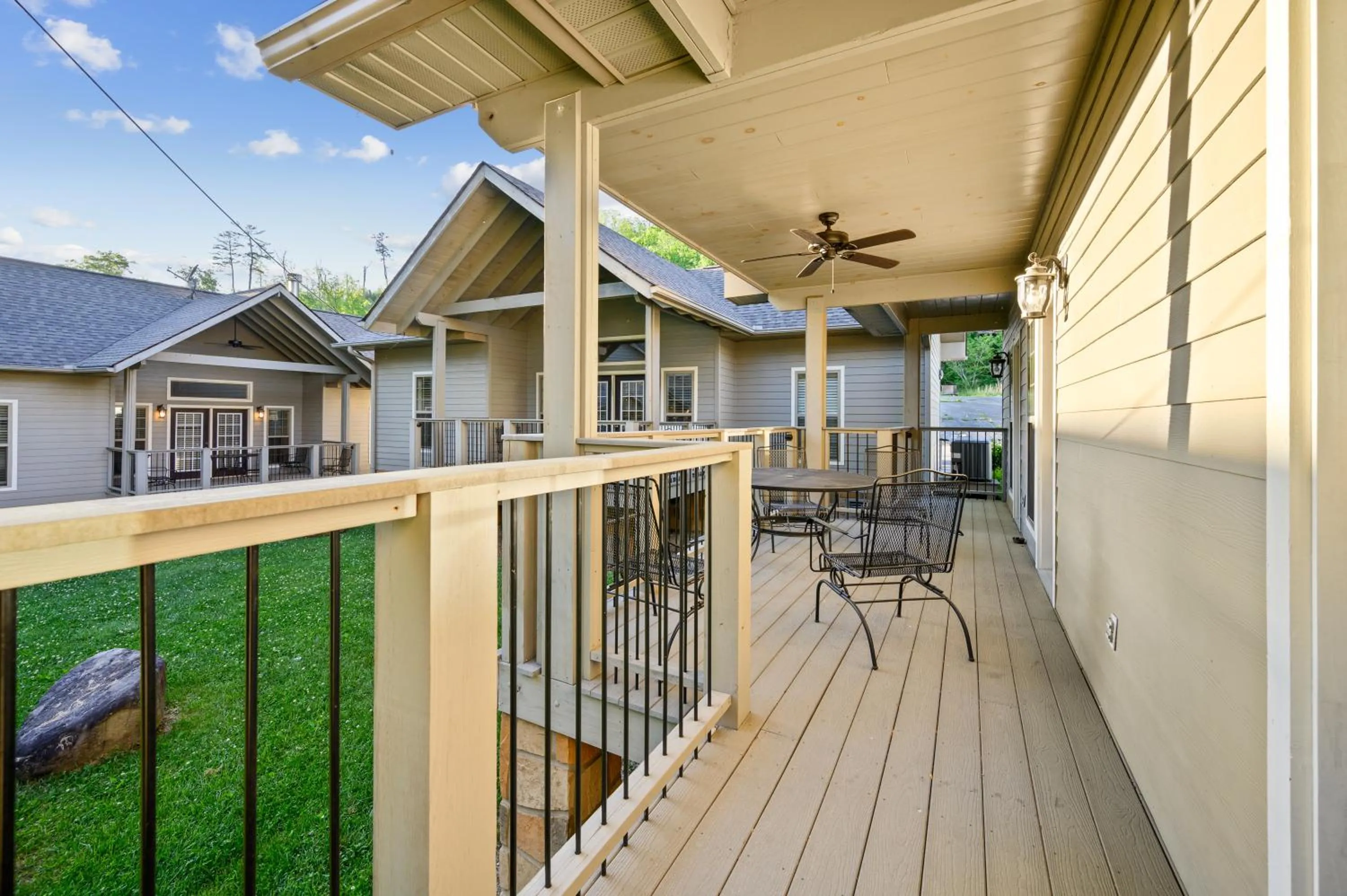 Carr's Northside Hotel and Cottages