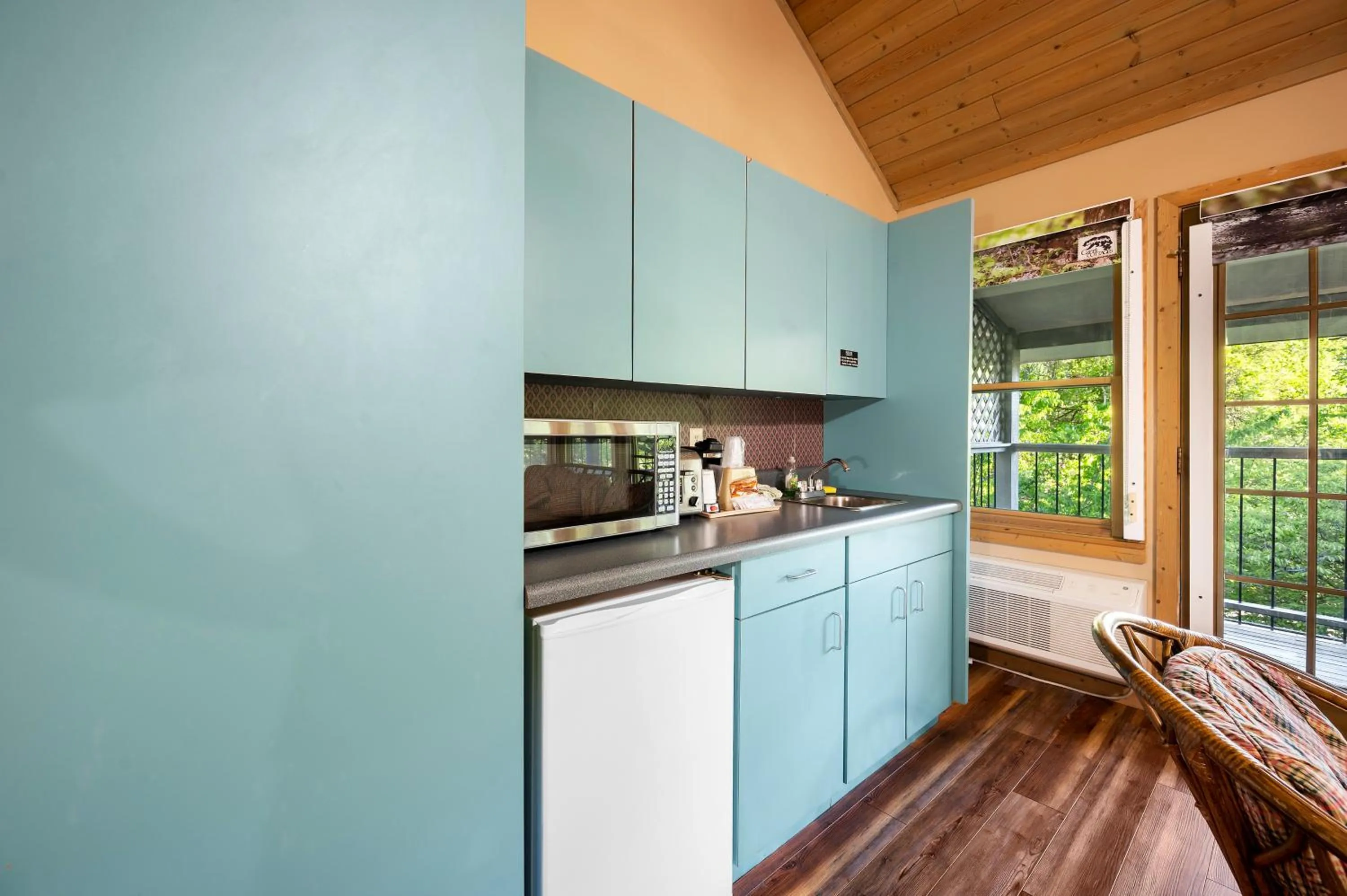 Carr's Northside Hotel and Cottages