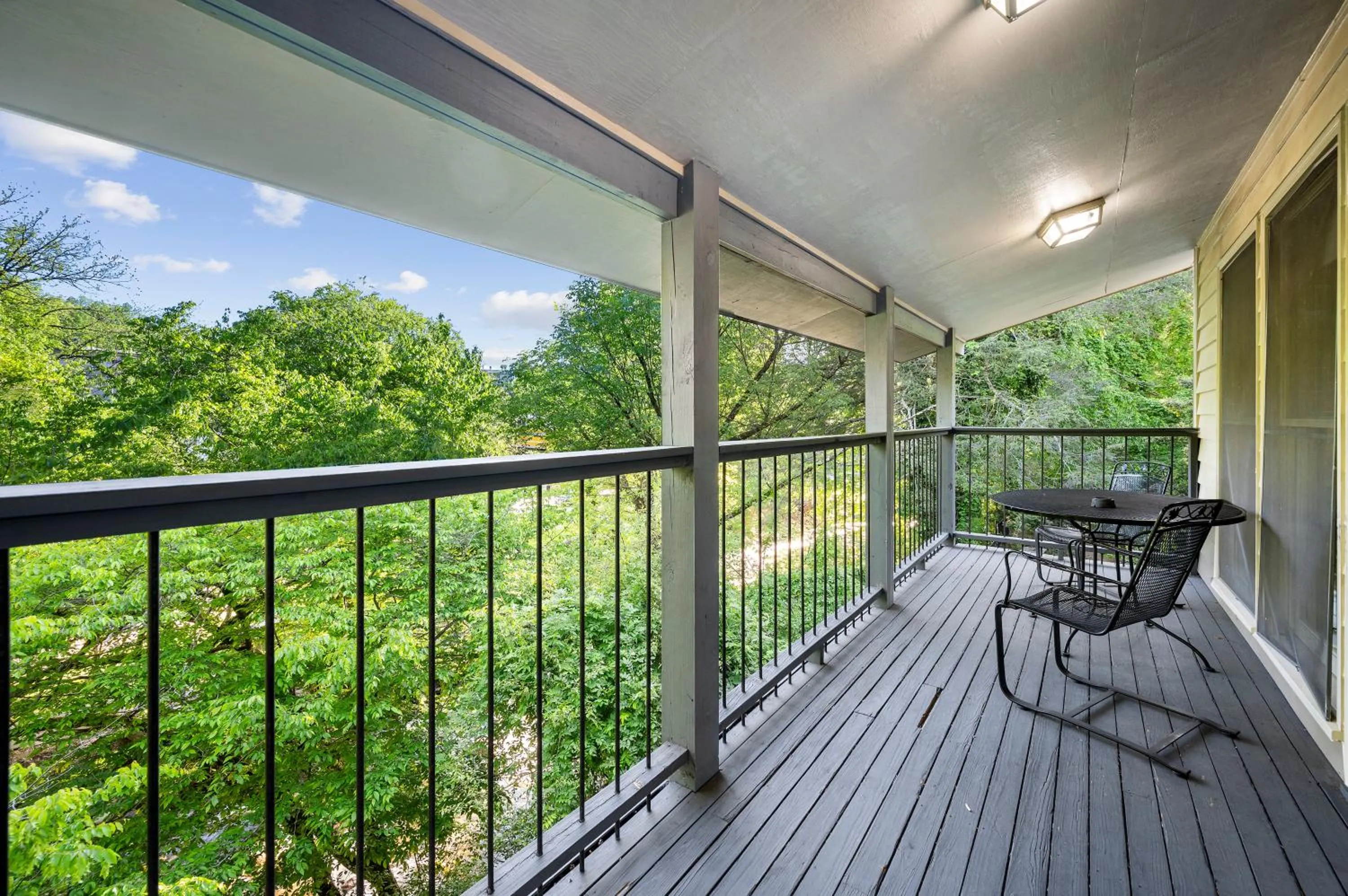 Carr's Northside Hotel and Cottages