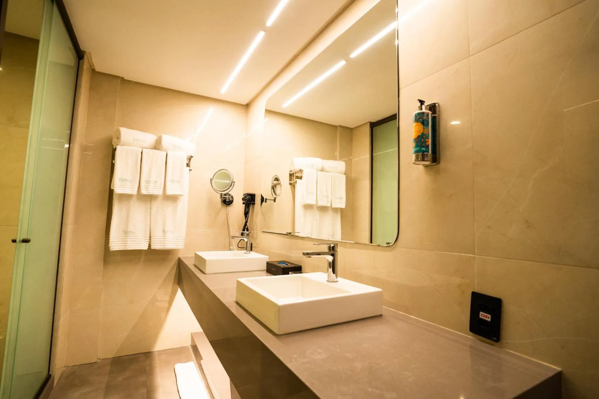 Bathroom in Oceana Atlântico Hotel & SPA