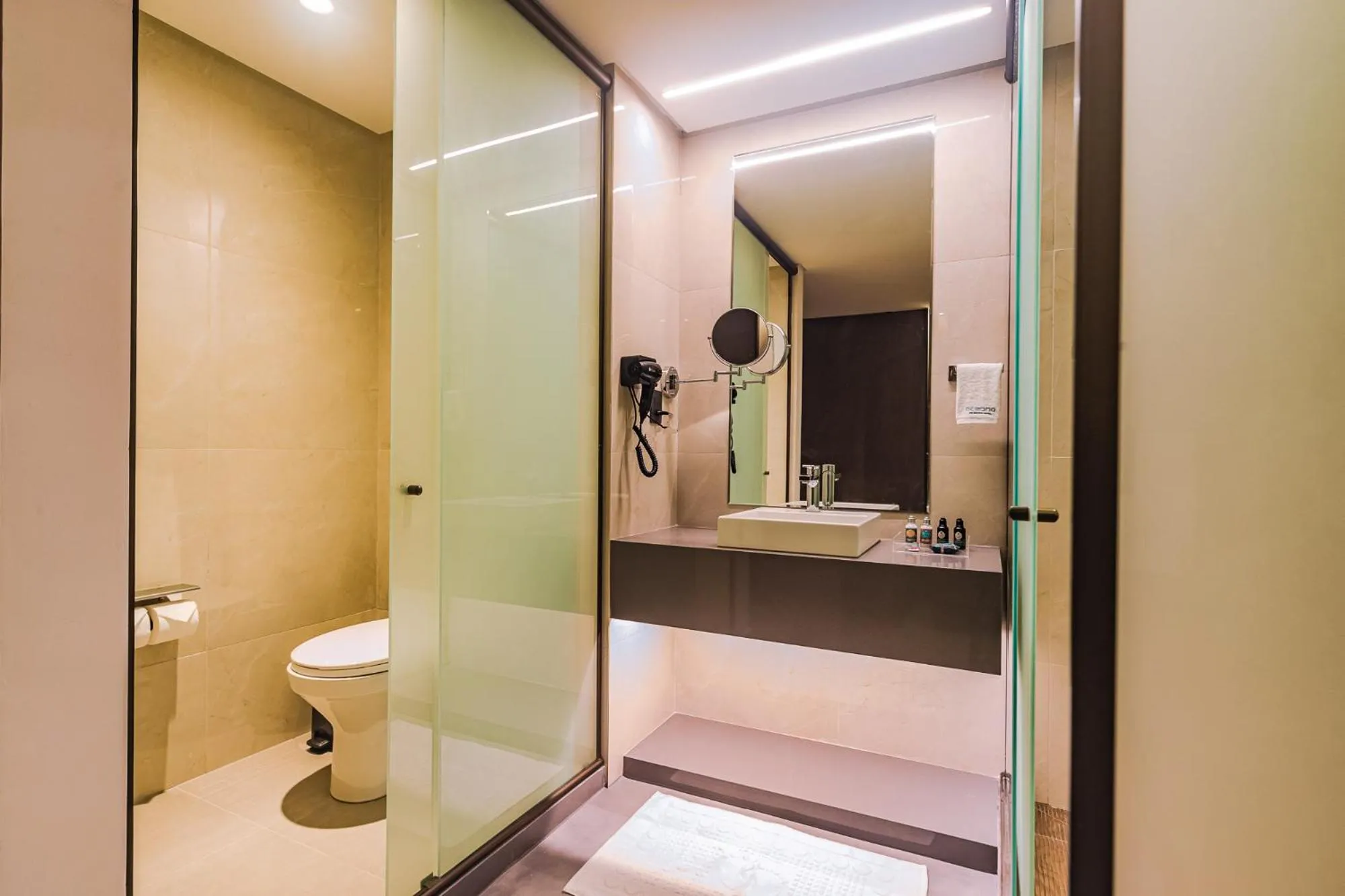 Bathroom in Oceana Atlântico Hotel & SPA