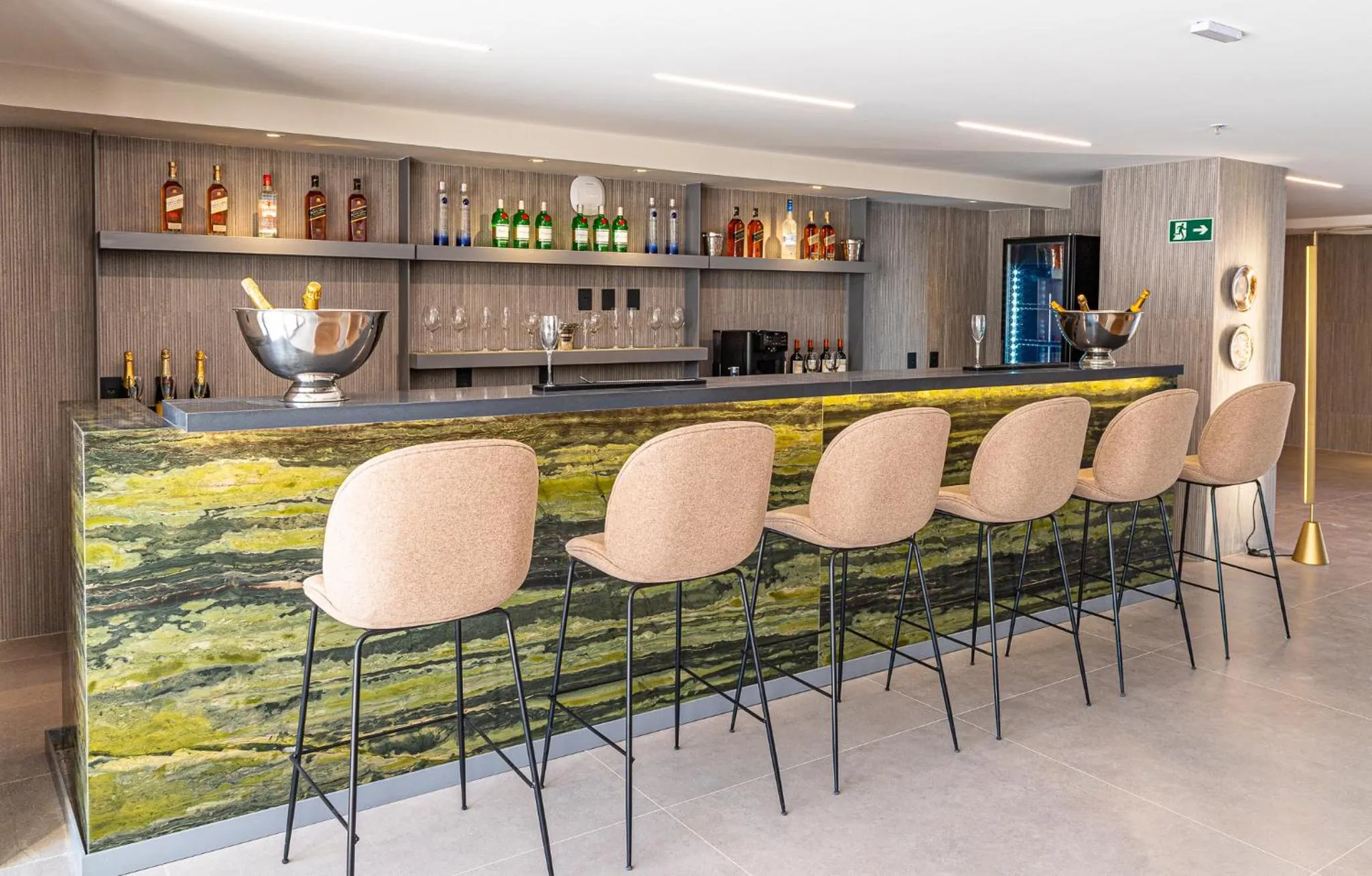 Lounge or bar in Oceana Atlântico Hotel & SPA