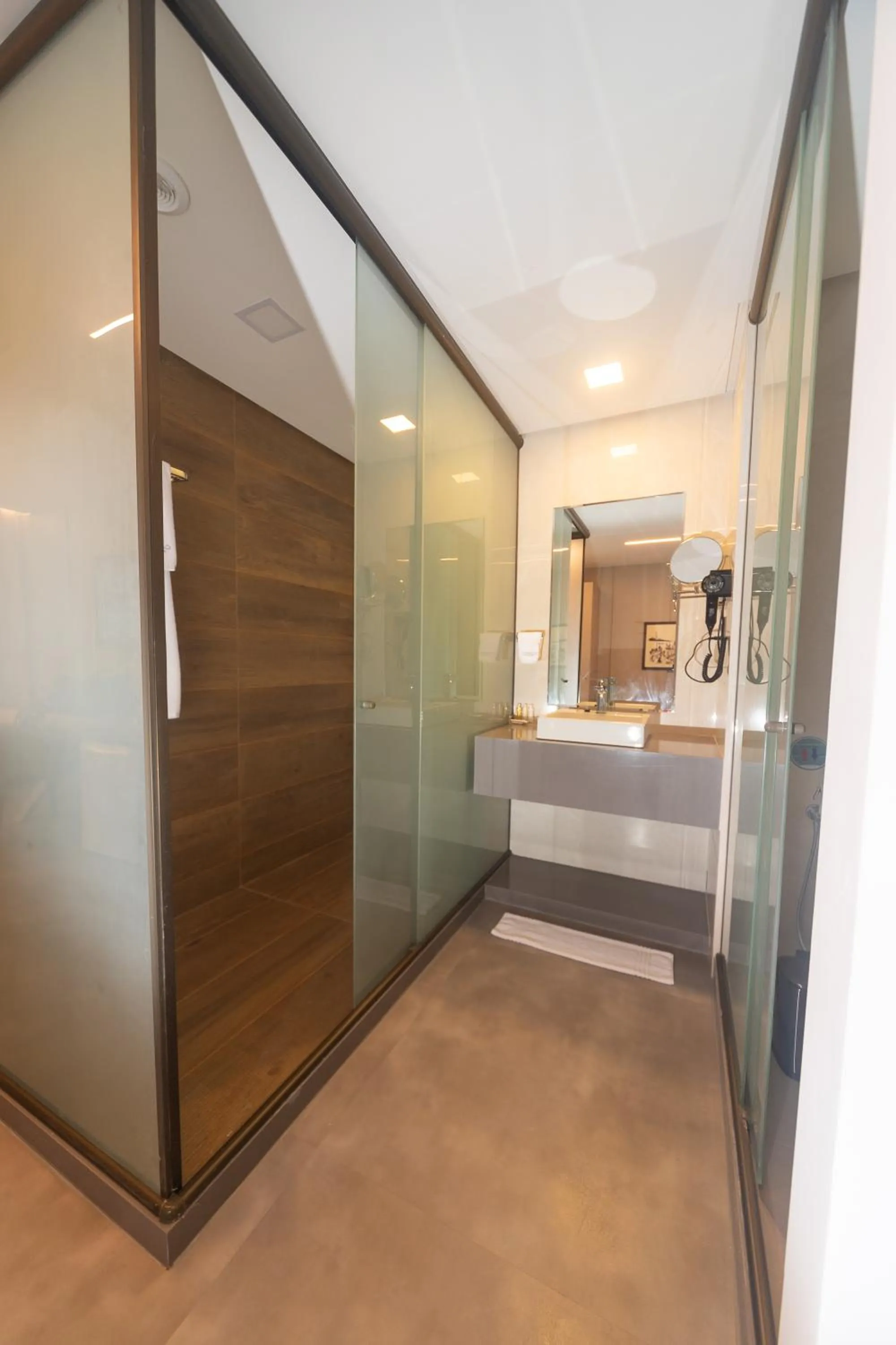 Toilet in Oceana Atlântico Hotel & SPA