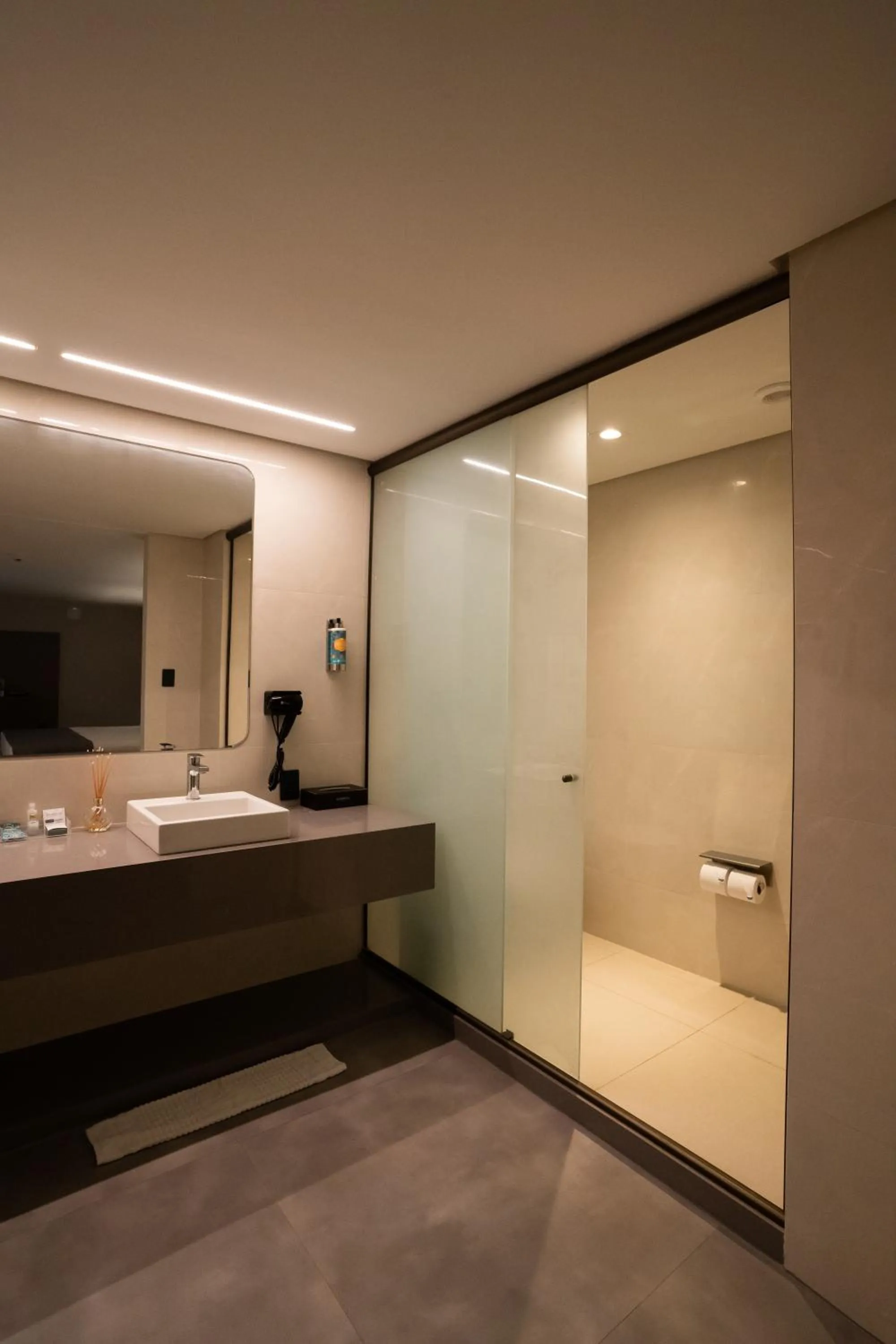 Toilet in Oceana Atlântico Hotel & SPA