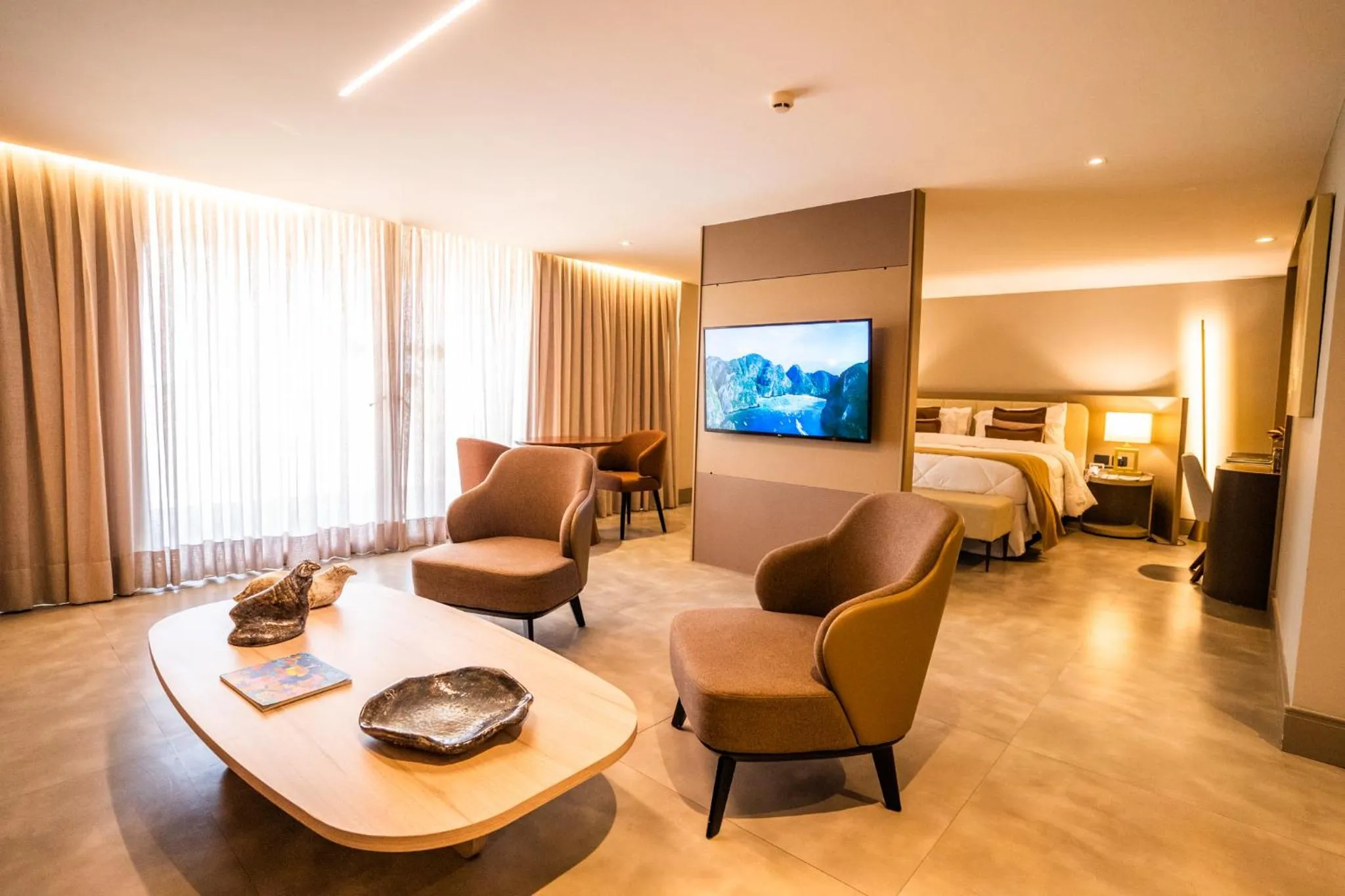 Communal lounge/ TV room, Bed in Oceana Atlântico Hotel & SPA