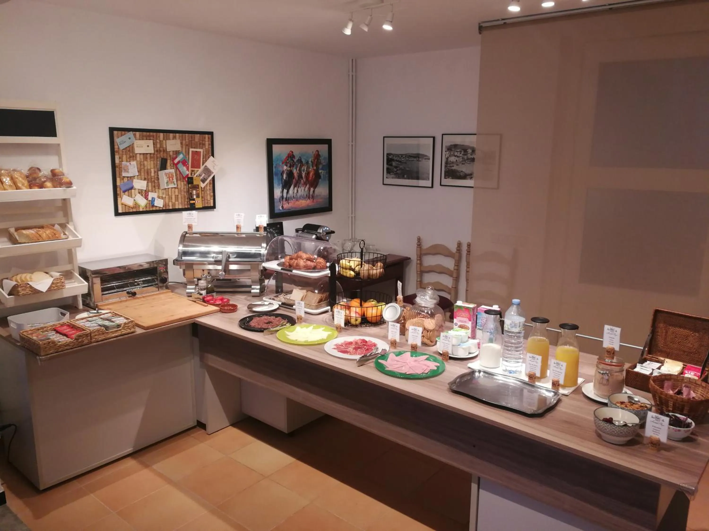 Breakfast in Hostal Plaja i Pati de Can Plaja