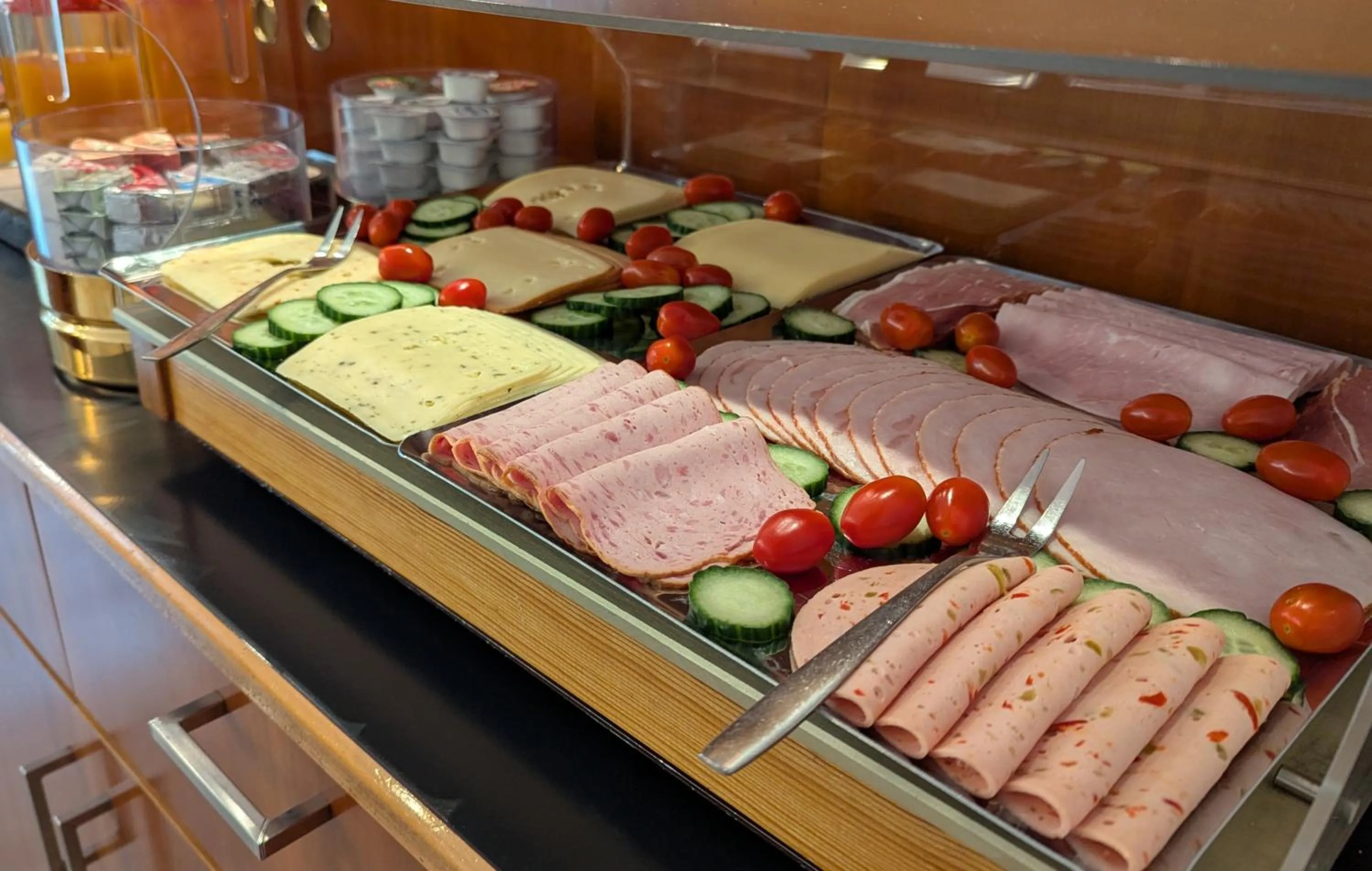 Buffet breakfast in City Hotel Stuttgart