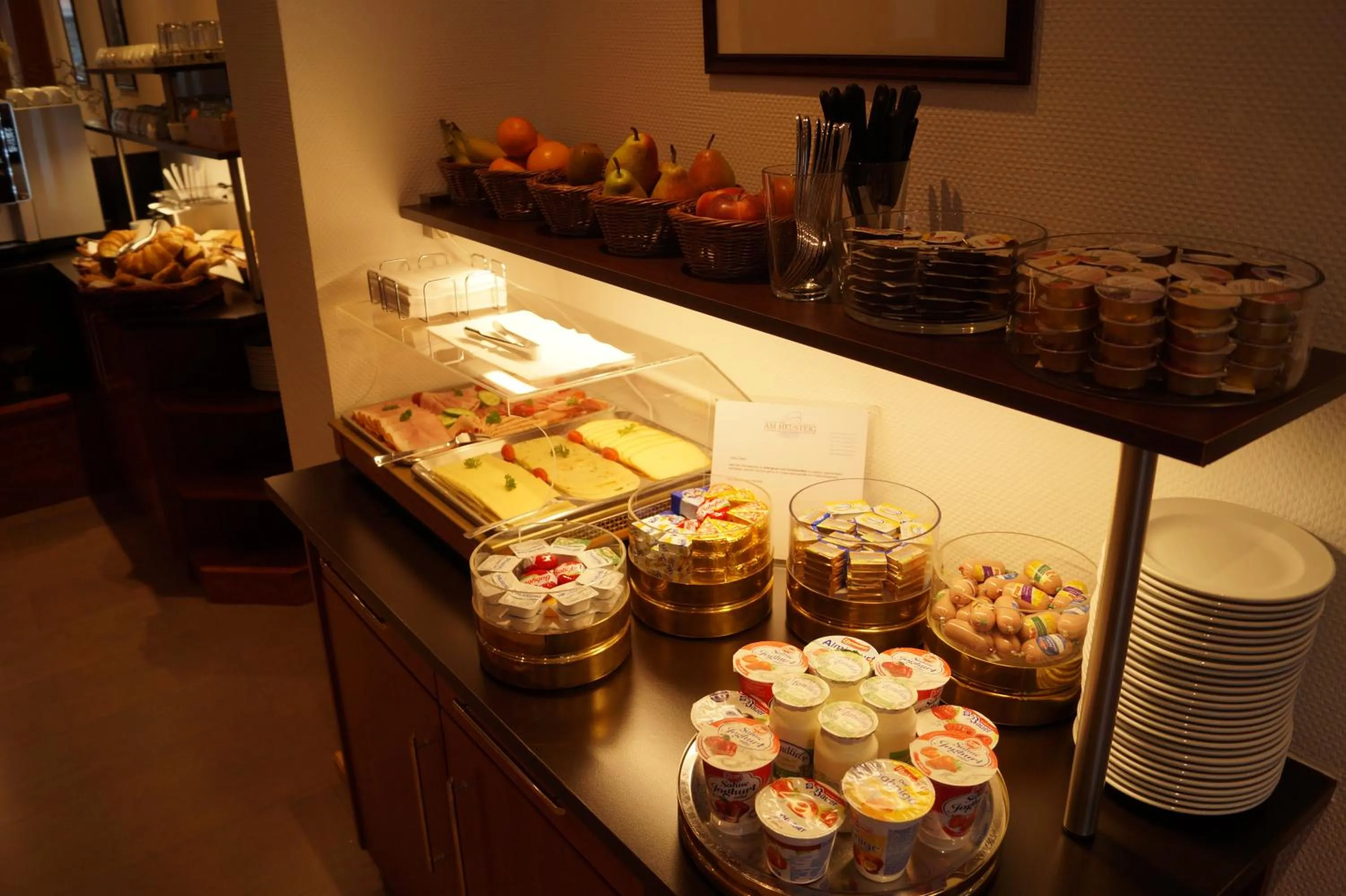 Buffet breakfast in Pension am Heusteig