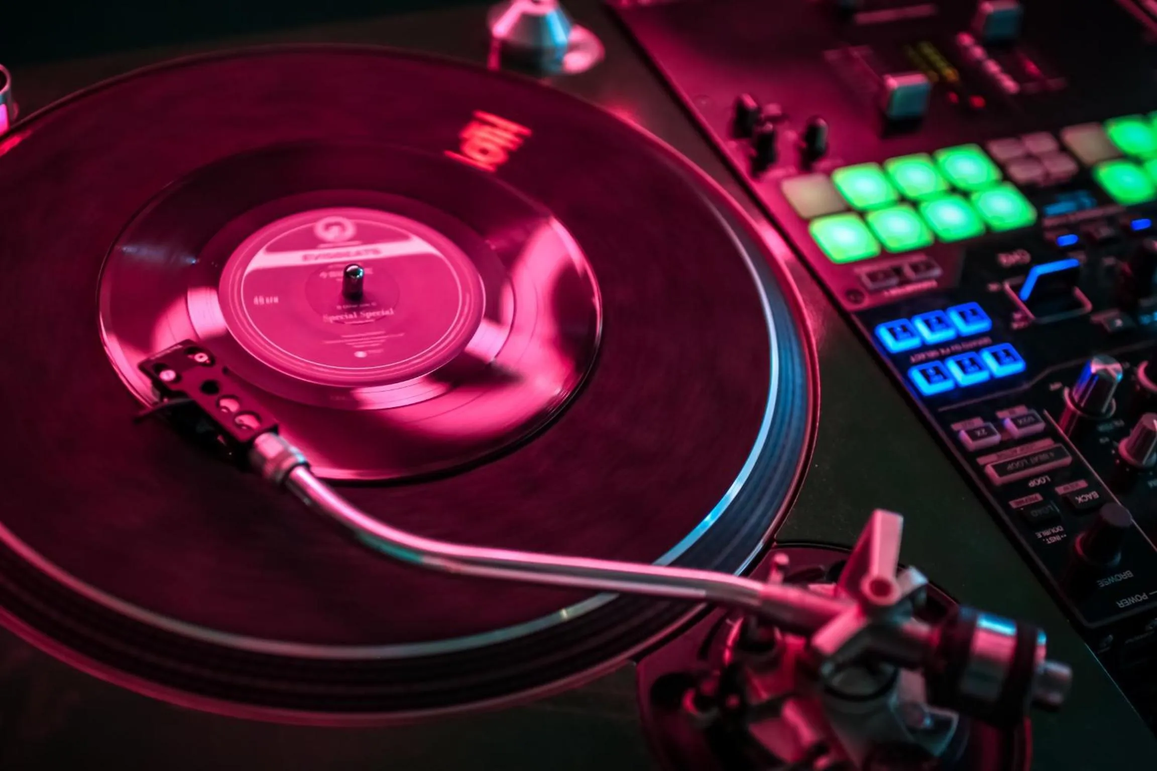 Nightclub / DJ in HOSTEL CHILLAX