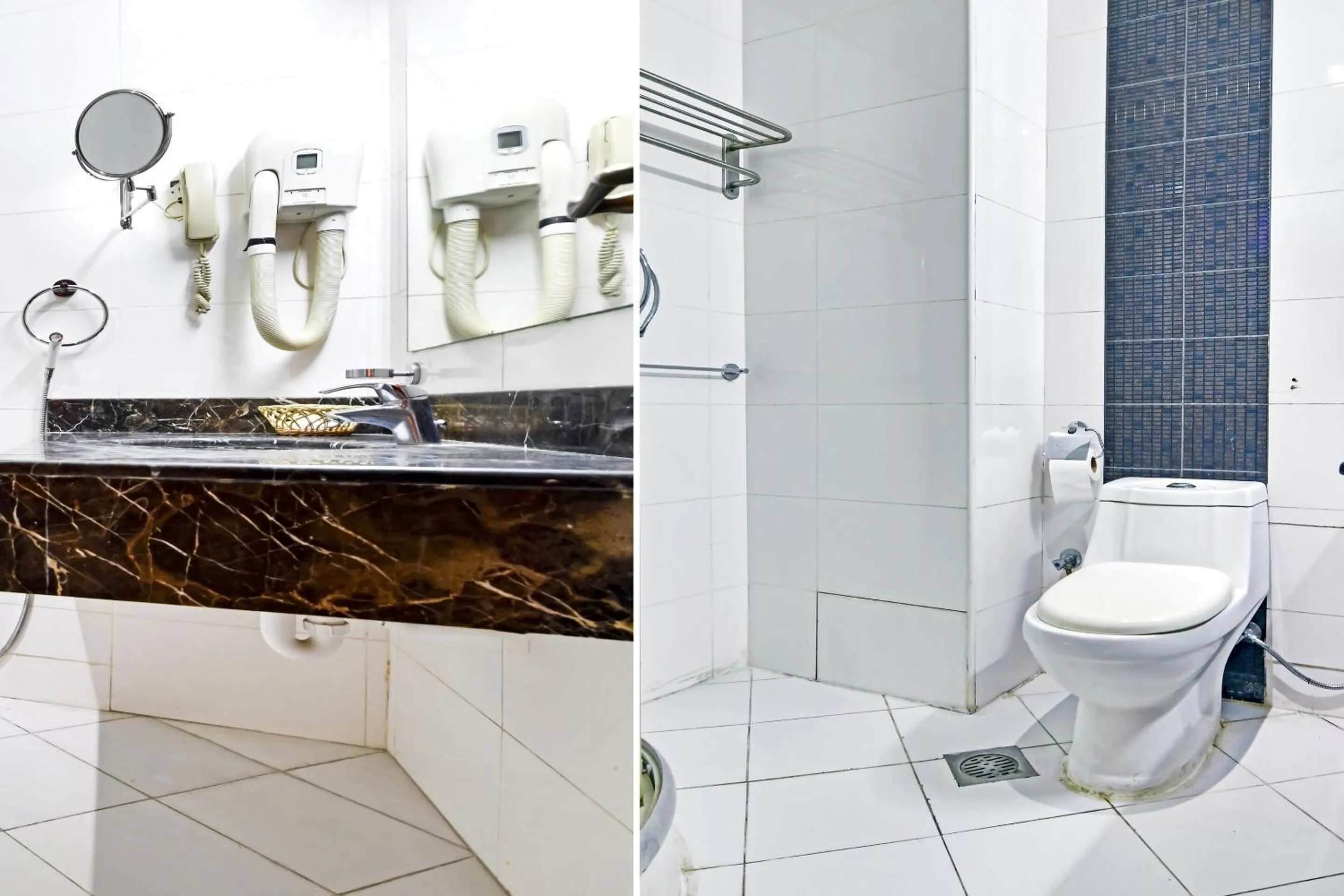 Bathroom in OYO 118 Revira Hotel