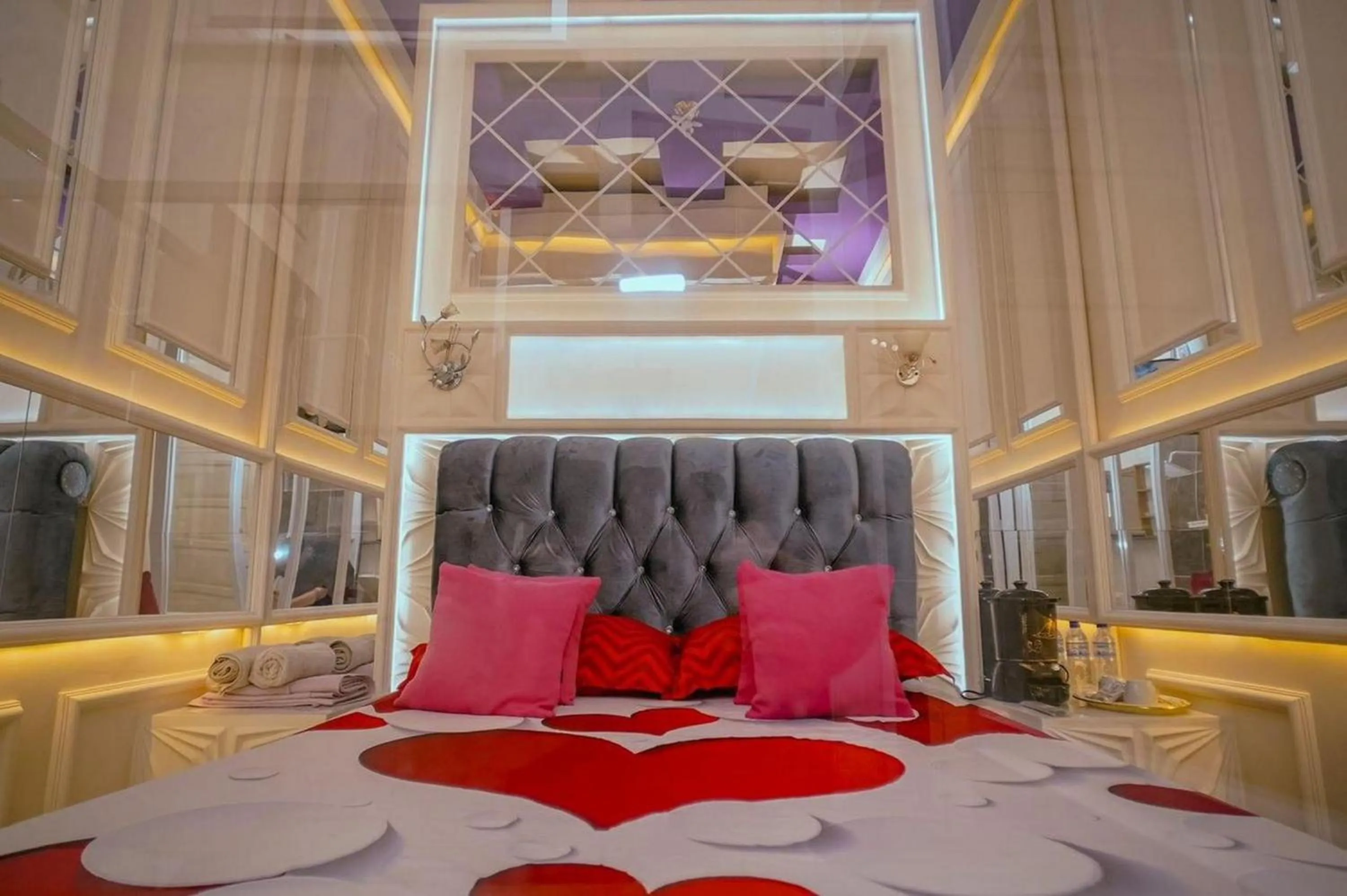 Bedroom in The One Hotel Gorontalo Mitra RedDoorz